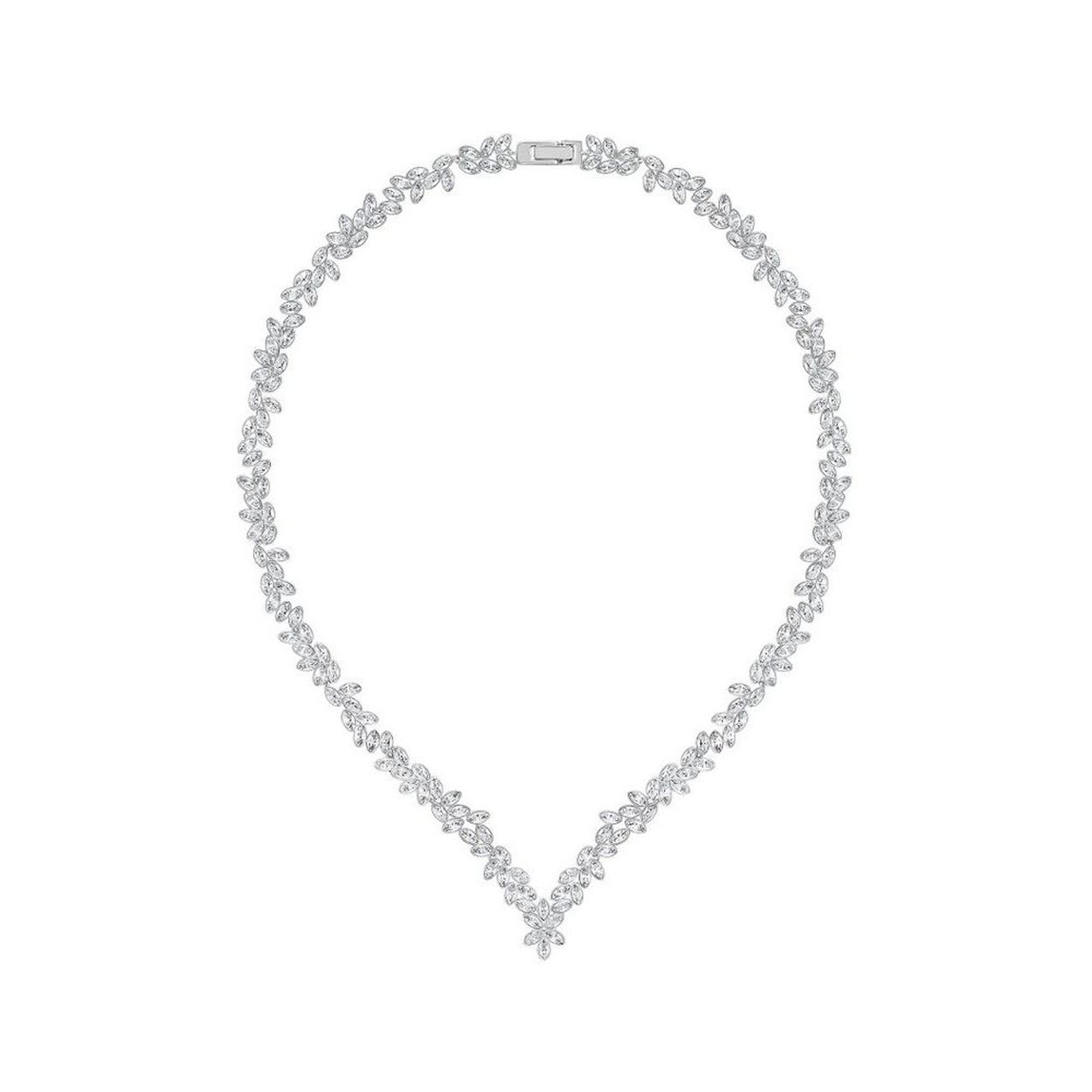 Dit is een collier van het merk Swarovski. De kleur is Staal-Zilver.