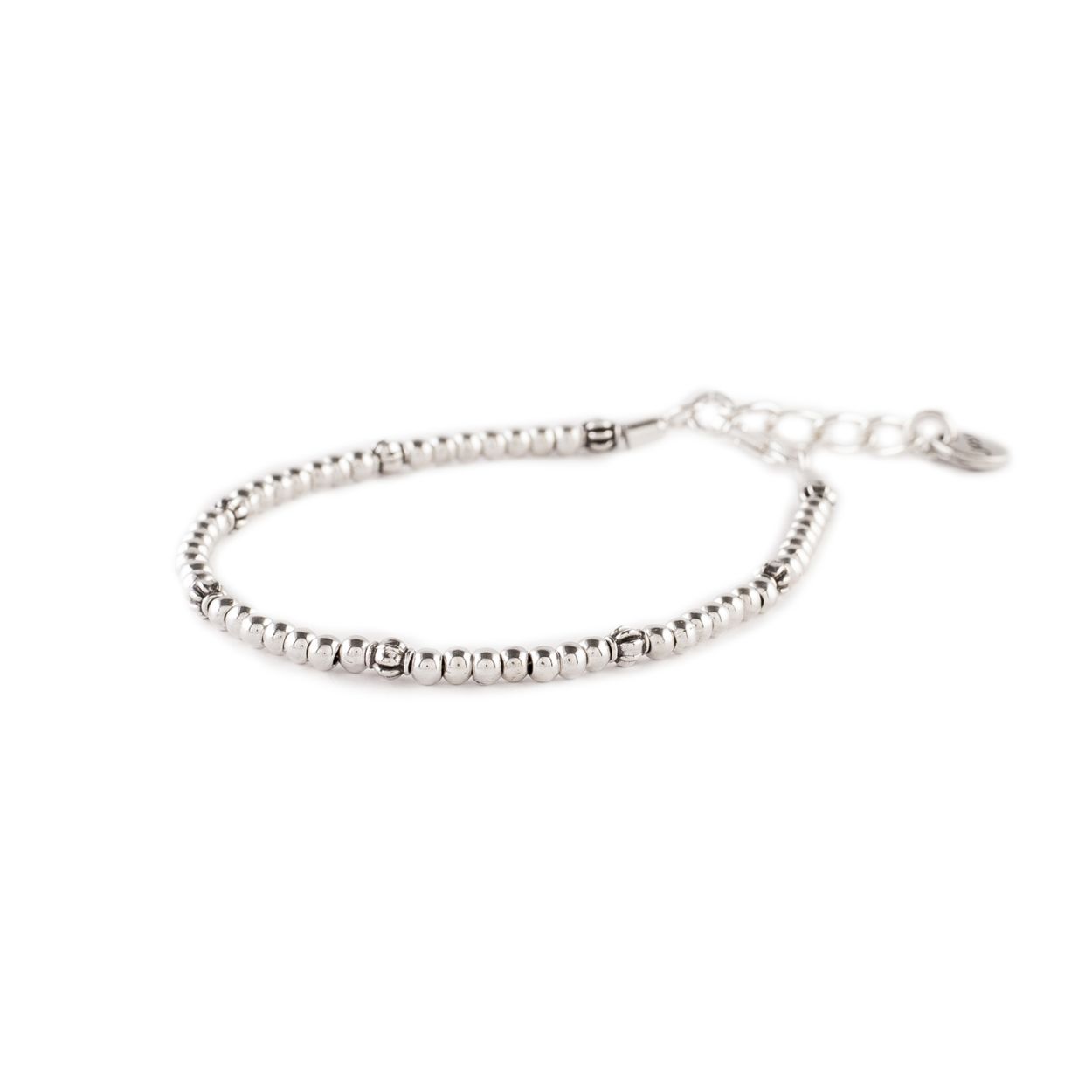 Dit is een prachtige Josh herenarmband gemaakt van metaal. De kleuren van deze armband zijn zilver en zilver. De maat van dit sieraad is S (200mm).