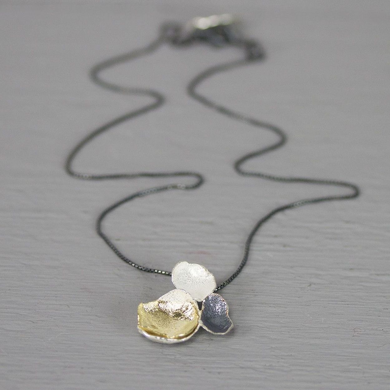 Combineer de sieraden van Jéh Jewels voor een complete look!