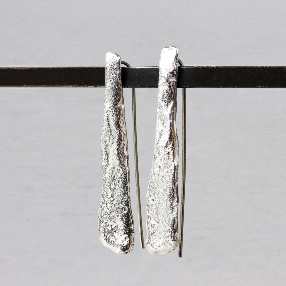 Oorhanger plat lang gemaakt van 925 sterling zilver. Een prachtige oorhanger van Jeh Jewels voor elke gelegenheid! Combineer met een mooi collier en een armband voor een elegante look.