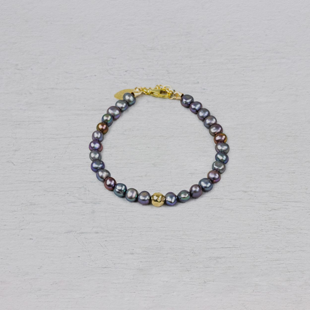 Armband grijze parel goldfilled 
