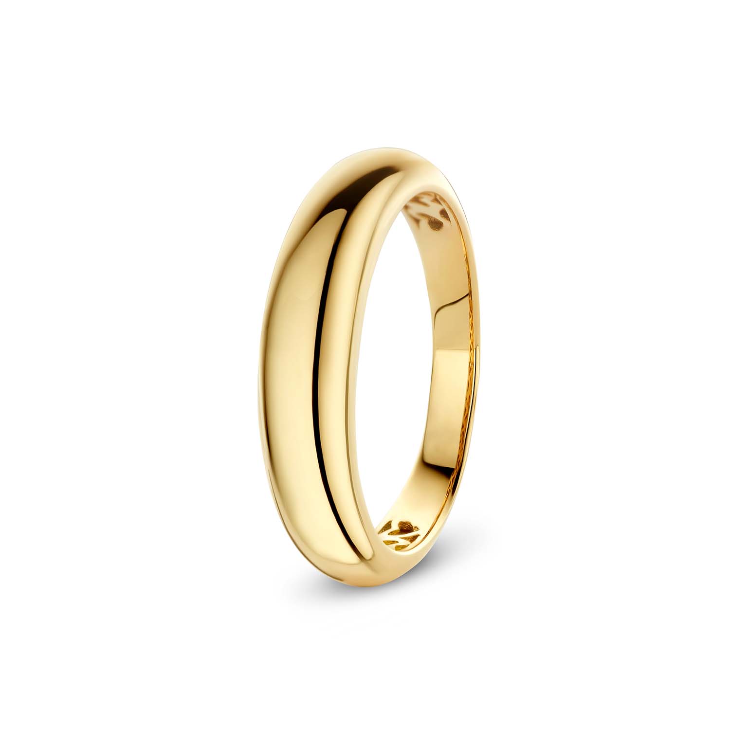 Deze minimalistische ring van Glow past perfect bij elke outfit! Hij is gemaakt van 14 karaat geelgoud en heeft een breedte van 5mm. De ring is verkrijgbaar in maat 52, 54, 56 en 58. De binnenkant van de ring bestaat uit Secret Hearts. Hierdoor heeft de ring een hoog draagcomfort. 

GLOW
Benadruk jouw stijl met de verfijnde sieraden van GLOW en laat je inspireren door de uitgebreide collectie 14 karaats gouden sieraden van de hoogste Europese kwaliteit. Ontworpen om elke dag te dragen. Naast tijdloze ontwerpen bestaat de collectie ook uit hippe sieraden; zoals minimalistische gouden collieren en grafische oorknopjes. Wil je een beetje extra stralen? Kies dan voor flonkerende zirkonia of ga voor luxe met onze geraffineerde diamanten sieraden.
  
  Specificaties
  - 214.1227
  - Ring
  - 14 karaat geelgoud
  - Maat 56