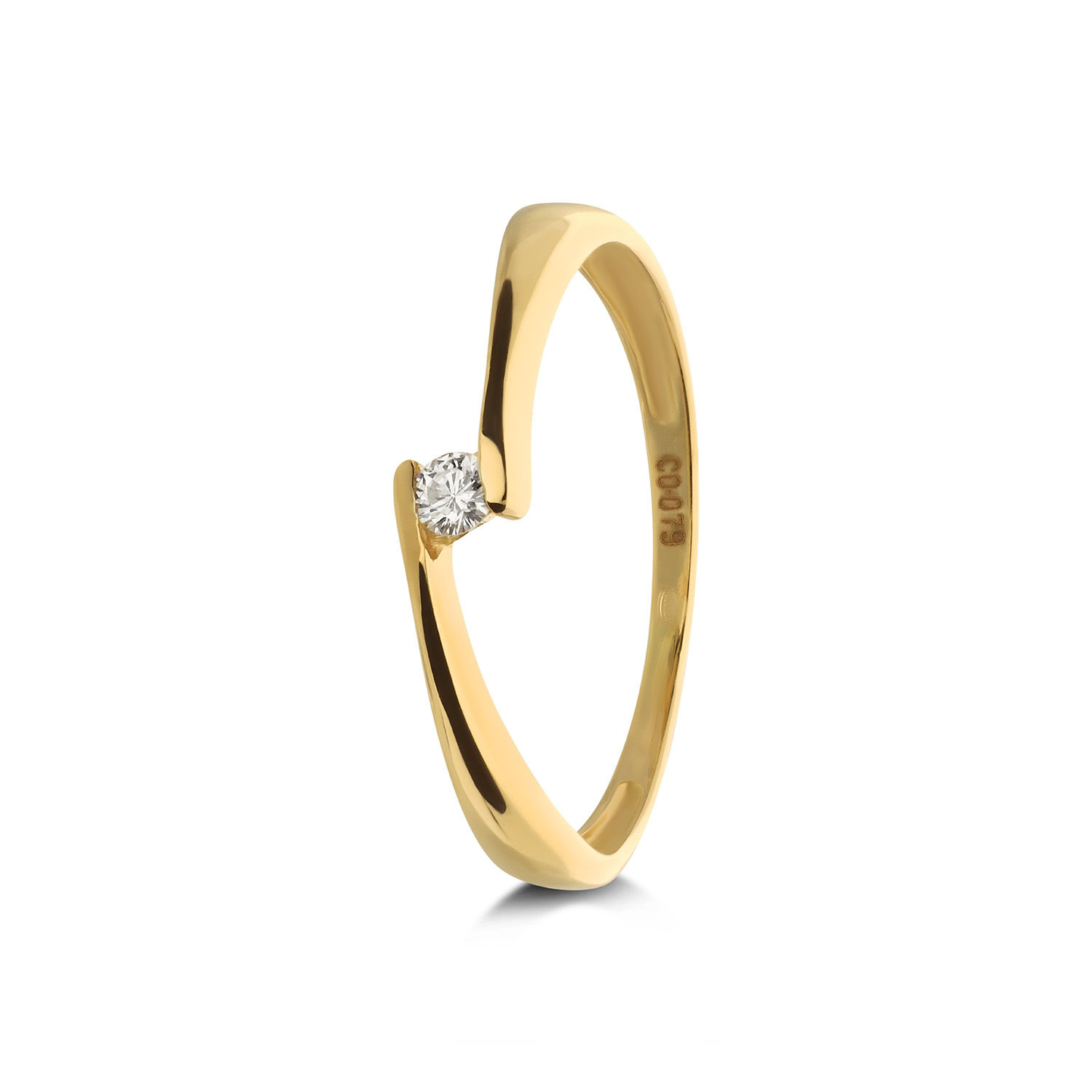 Deze klassieke ring van Glow is een echte eyecatcher. Door de schitterende diamant is dit sieraad klassiek en chique in AÃ©AÃ©n. De ring kan alleen gedragen worden of samen met andere ringen van Glow. De ring heeft een breedte van 1,5mm.

GLOW
Benadruk jouw stijl met de verfijnde sieraden van GLOW en laat je inspireren door de uitgebreide collectie 14 karaats gouden sieraden van de hoogste Europese kwaliteit. Ontworpen om elke dag te dragen. Naast tijdloze ontwerpen bestaat de collectie ook uit hippe sieraden; zoals minimalistische gouden collieren en grafische oorknopjes. Wil je een beetje extra stralen? Kies dan voor flonkerende zirkonia of ga voor luxe met onze geraffineerde diamanten sieraden.
  
  Specificaties
  - 214.2151
  - Ring
  - 14 karaat geelgoud
  - Met diamant
  - Maat 52