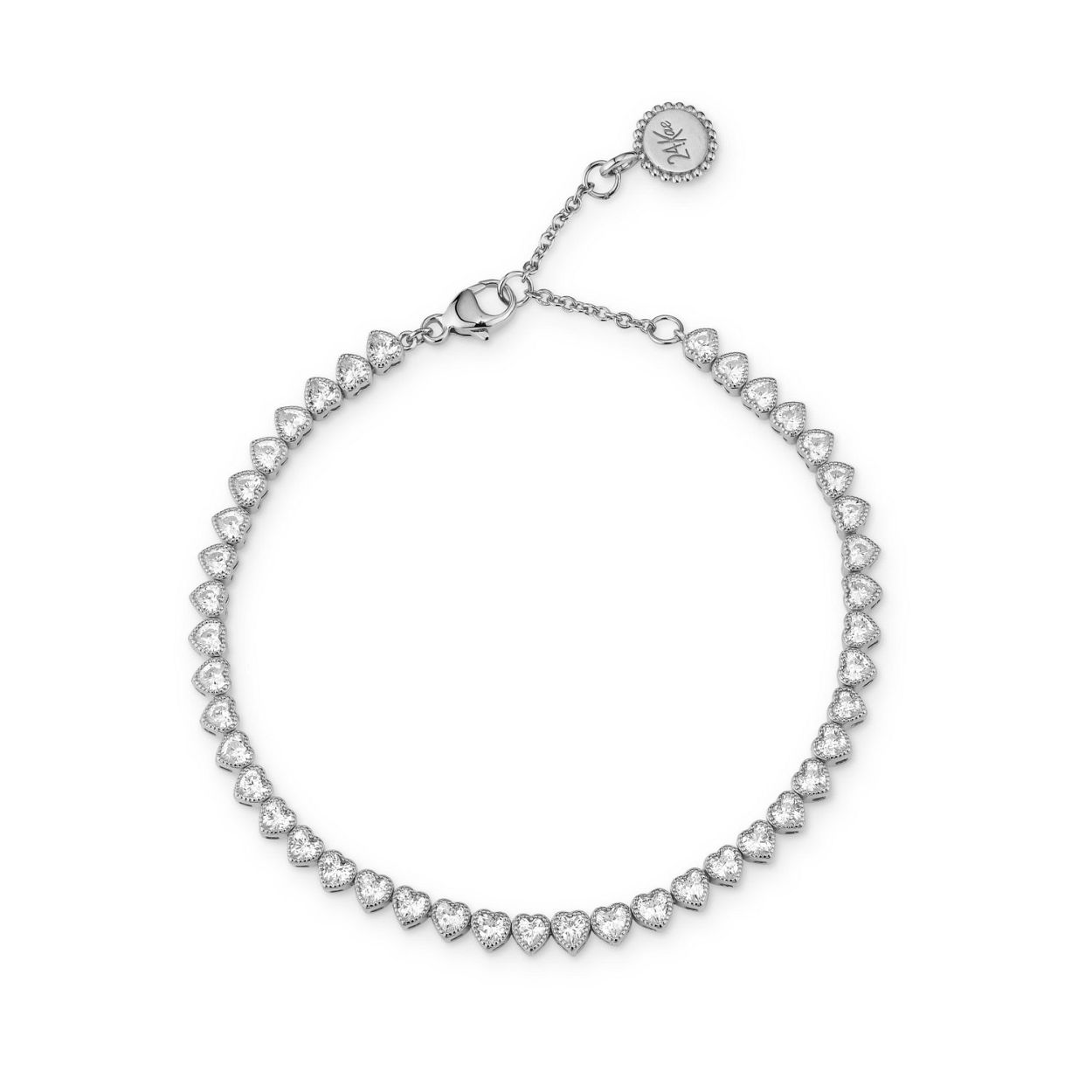 Deze klassieke armband bevat hartjes gemaakt van zirkonia steentjes. Het is perfect te dragen voor elke gelegenheid. De armband maakt deel uit van een familie en heeft een bijpassende ring, ketting en oorbellen. Zo kun je eindeloos combineren! Alle sieraden van 24Kae worden door Kae Sutherland met liefde en oog voor detail ontworpen. Elke armband van 24Kae kenmerkt zich door zijn authenticiteit door een unieke handgemaakte bedel met gravure. Details: - Lengte armband: 15 cm met een verlenging van 4 cm Materiaal: - 925 Sterling zilver - Kubieke zirkonia stenen