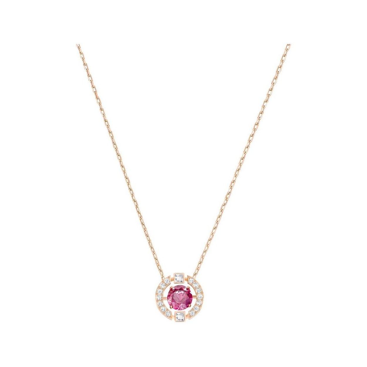 Deze elegante roségoud-vergulde ketting bevat een ronde, donkerrode steen in een met pavé versierde 3D-kooi en is geïnspireerd op het idee van een ‘dansend kristal’. De ketting is een essentiële toevoeging aan elk sieradenkistje en geeft een speelse sprankeling aan je stijl voor overdag.