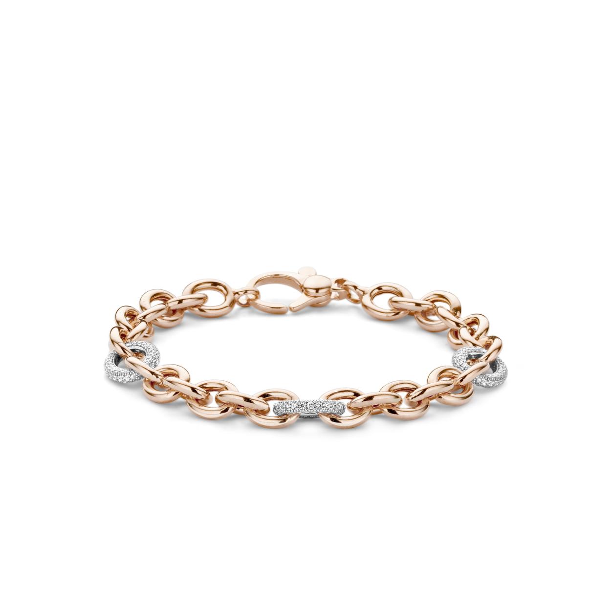 Moments Jewelry  zijn sieraden waar jouw sieradenkist niet zonder kan. De zilveren sieraden zijn gerhodineerd, of verguld in het ros� of geel goud. Wanneer gezet met stenen, is gebruik gemaakt van briljant geslepen zirconia's.