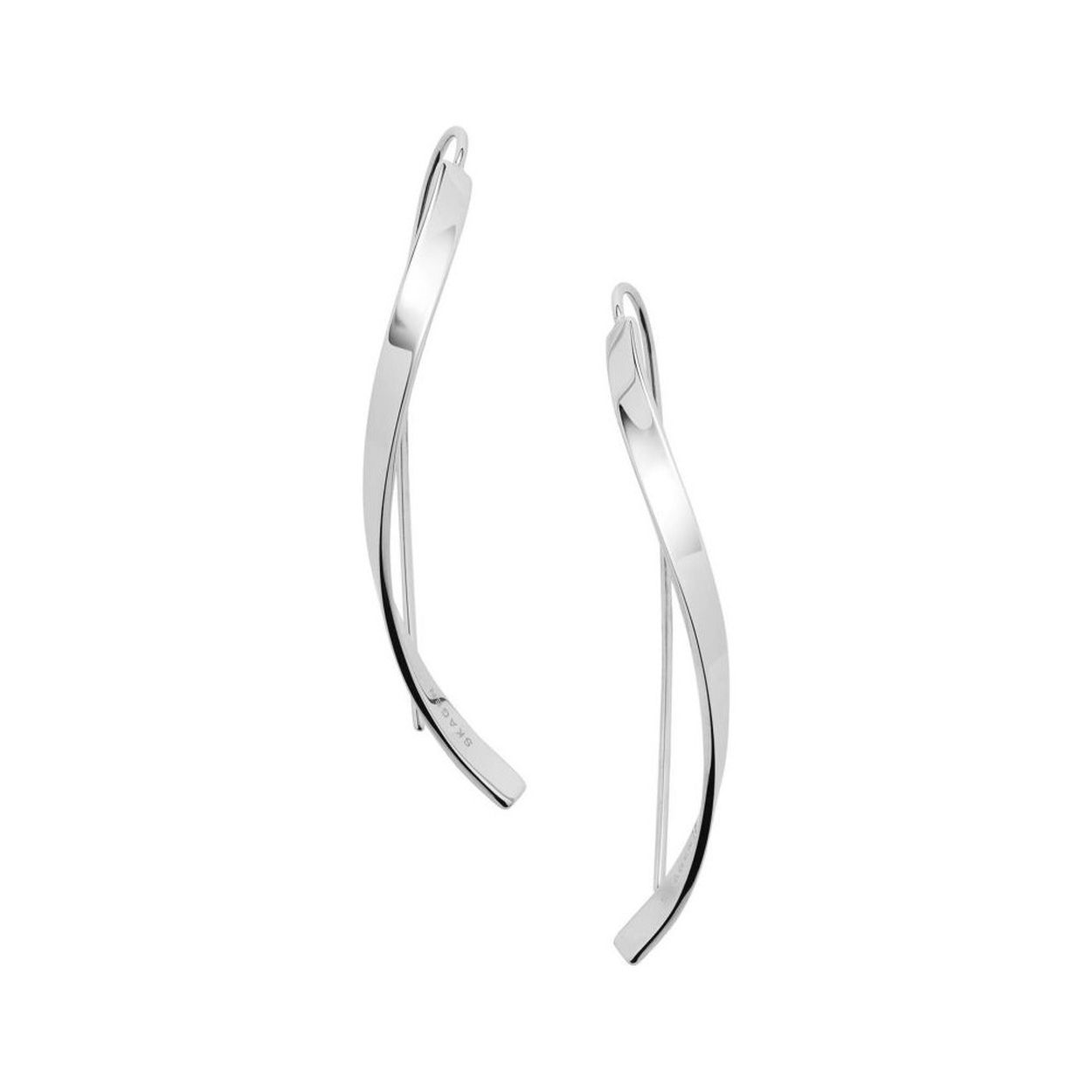 Stijlvolle en strak vormgegeven oorhaken van het merk Skagen. De sieraden van Skagen zijn vervaardigd in edelstaal.