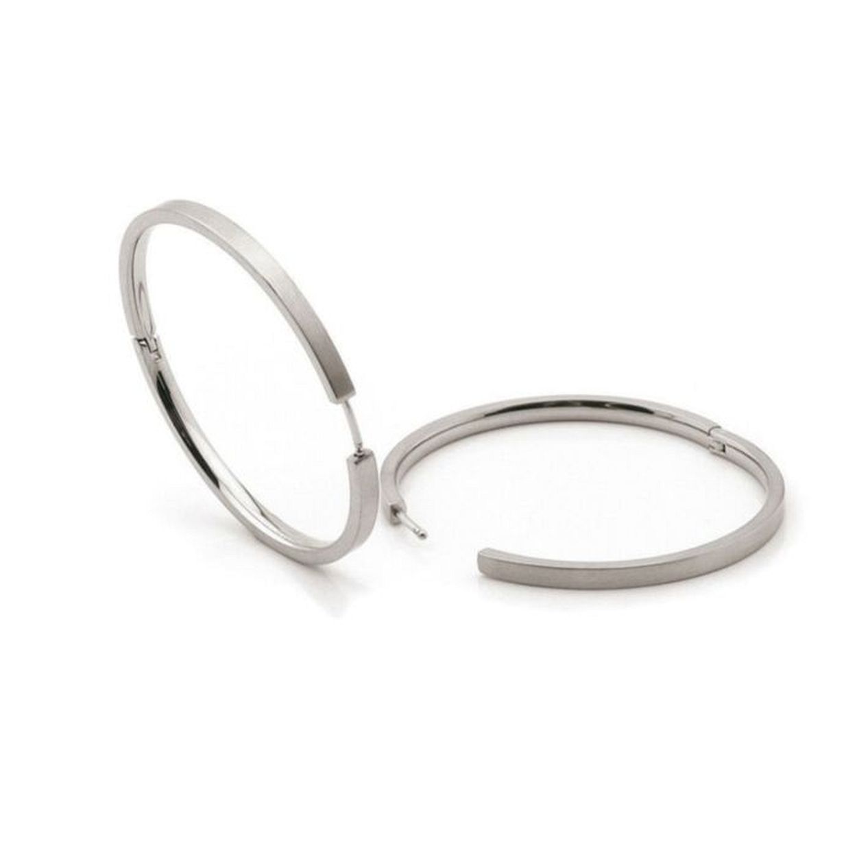 Dit zijn oorsieraden van het merk Boccia Titanium