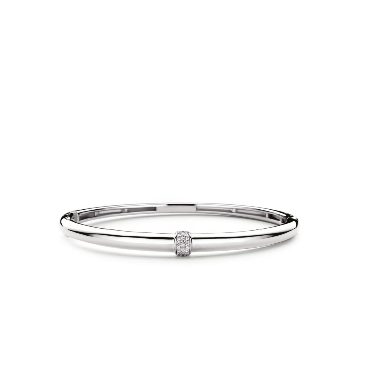 Deze zilveren TI SENTO - Milano armband 2913ZI�is een klassieker met haar subtiele pav� zirkonia middenstuk. Deze voegt een vleugje magie en glamour toe aan haar uiterlijk. Het veiligheidsslot houdt haar de hele tijd bij je.