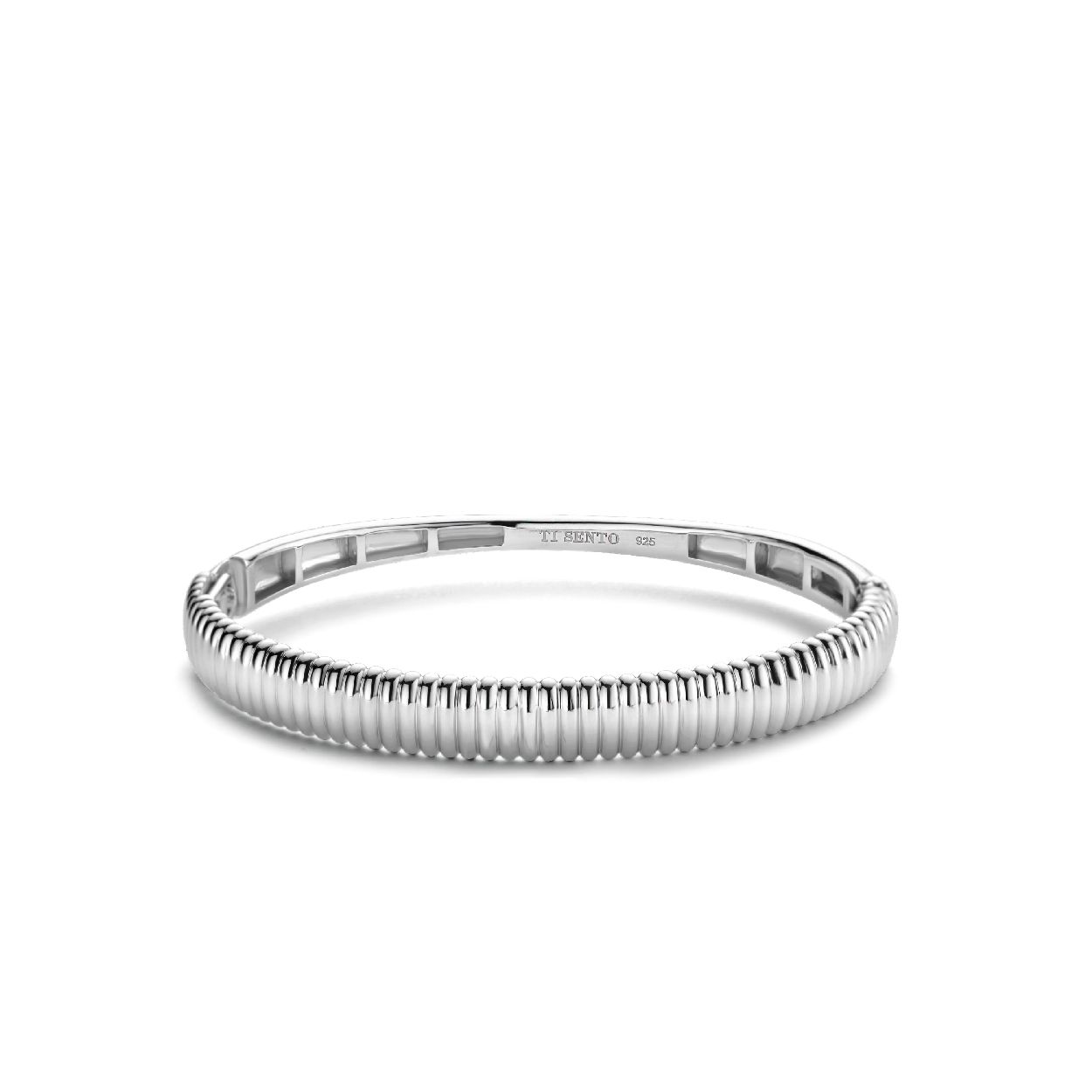 Dit is een Armband van het merk TI SENTO Milano. Dit sieraad heeft de volgende kleur: Zilver