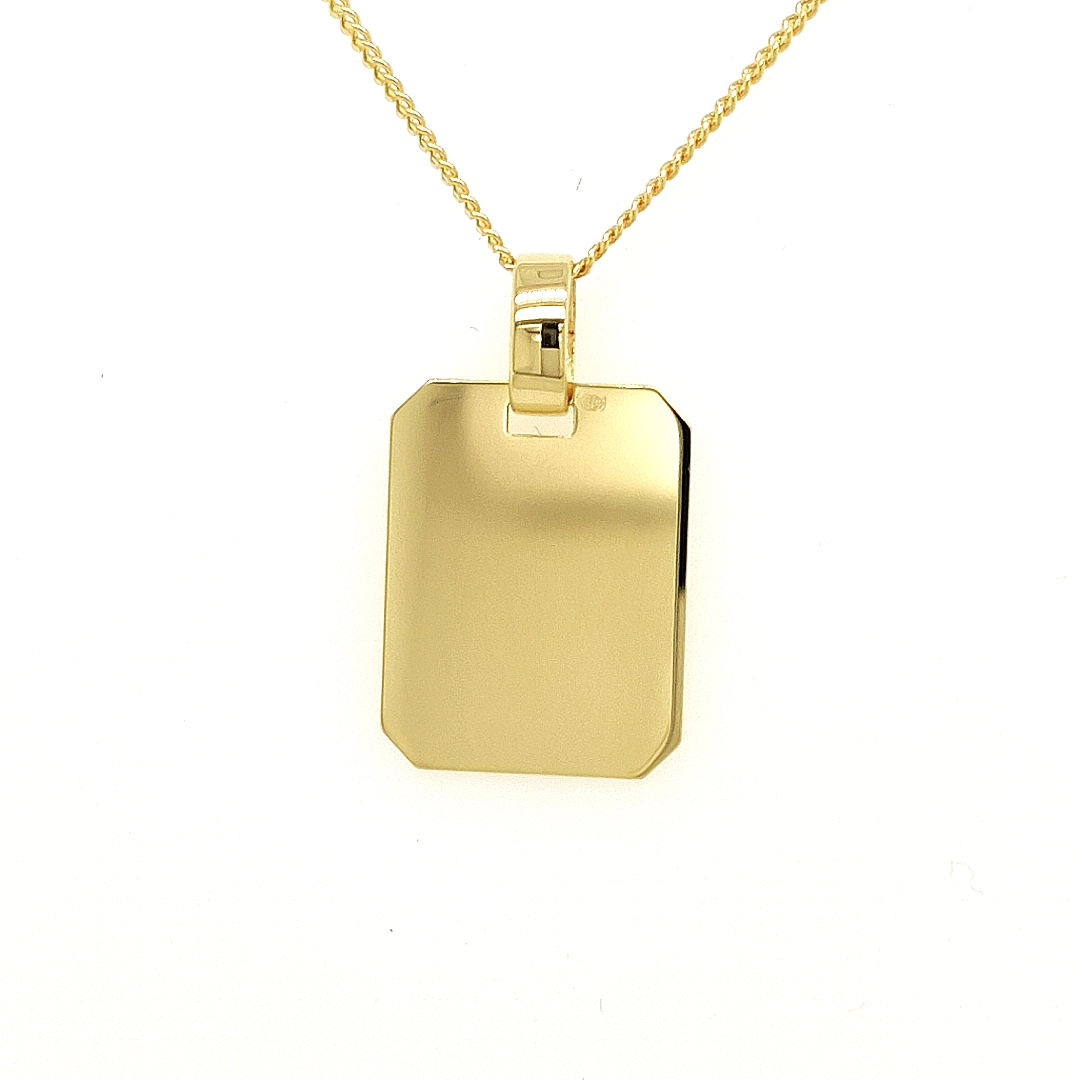 Deze geel gouden hanger is glad gepolijst en perfect geschikt om te laten graveren. Deze hanger is gemaakt op aan een ketting te hangen. 

Note: het kettinkje hoort niet bij de hanger, deze is enkel gebruikt voor de foto.