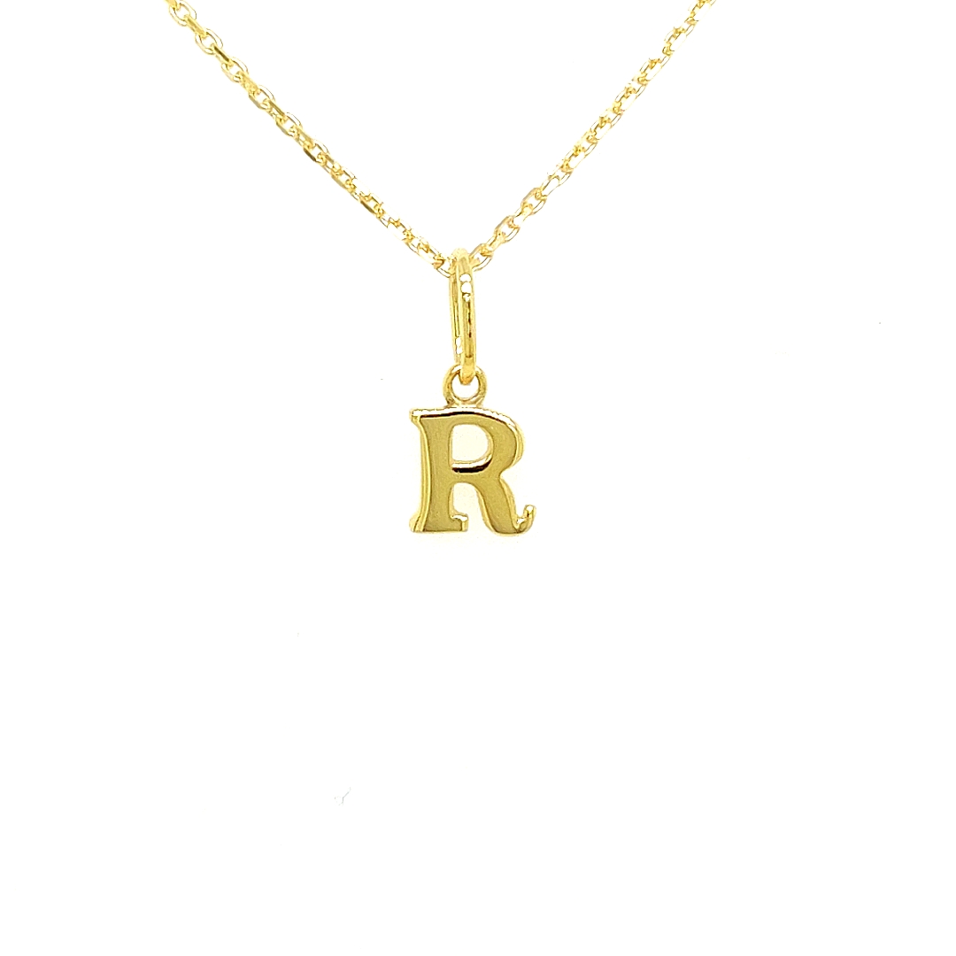 Een letter hanger is onwijs leuk en een absolute must have voor iedere sieraden liefhebber! Het beste wat je dan kan nemen is een écht gouden hanger, zoals deze hanger. Deze letterhanger is volledig glad gepolijst en geschikt voor een kettinkje of een bedelarmband.

Note: het kettinkje hoort niet bij de hanger, deze is enkel gebruikt voor de foto.