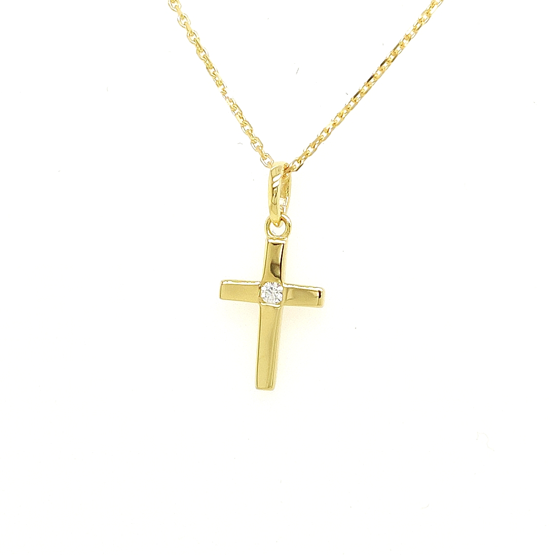 Deze geel gouden kruishanger is volledig glad gepolijst en heeft een briljant geslepen zirkonia steentje in het midden, dit geeft de hanger een fijne uitstraling.

Note: het kettinkje hoort niet bij de hanger, deze is enkel gebruikt voor de foto.