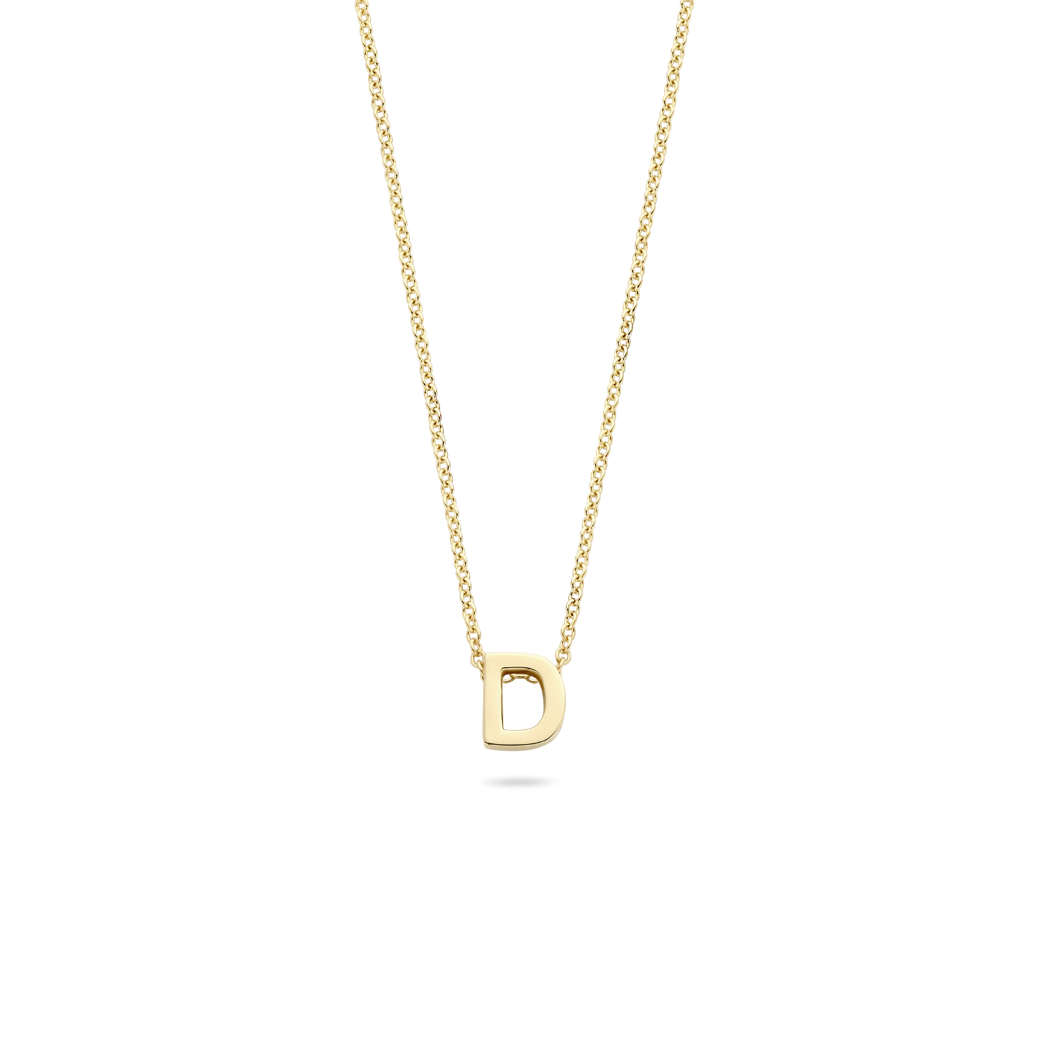Dit 14k geelgouden collier met letterhanger is een perfecte verwijzing naar de naam van een geliefd persoon en daarmee een fantastisch cadeau. De lengte van het collier is 42 cm en de doorsnede van de hanger is 9 mm. Ook mooi in combinatie met andere sieraden uit onze collectie. 
