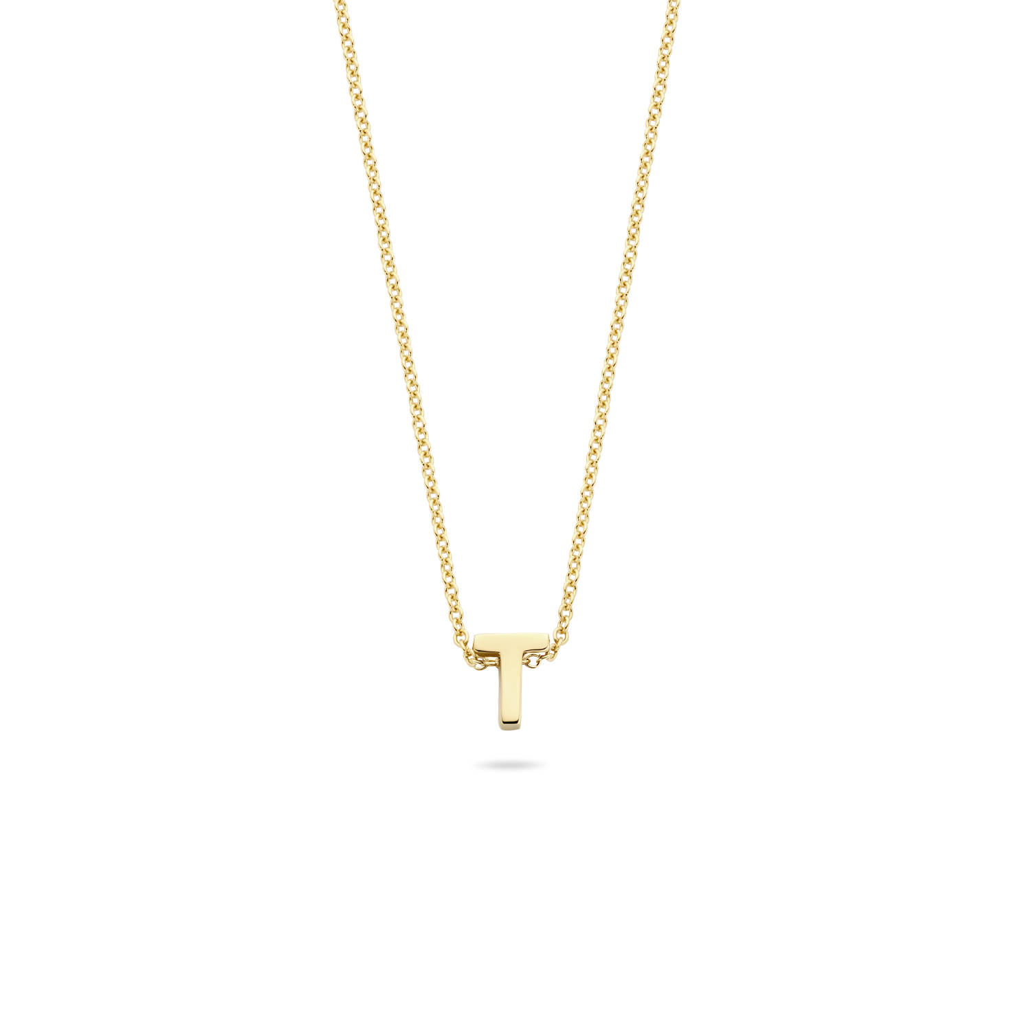 Het verfijnde 14 karaats geelgouden collier met een letter T als hanger. Dit 14 karaat geelgouden collier met letterhanger is een perfecte verwijzing naar de naam van een geliefd persoon en daarmee een fantastisch cadeau. De lengte van het collier is 42 cm en de doorsnede van de hanger is 9 mm. Ook mooi in combinatie met andere sieraden uit onze collectie. 