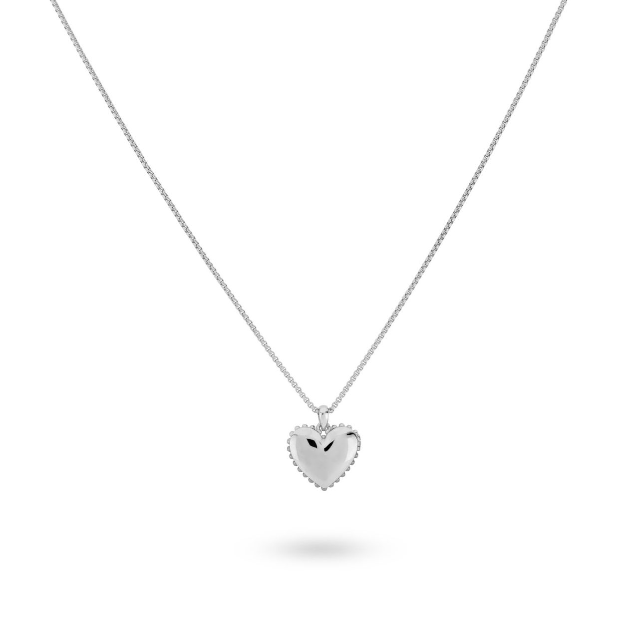 Onze moederdag special! Dit prachtige hartvormige medaillon is het mooiste moederdag cadeau om te krijgen maar ook zeker om te geven. Wanneer je hem open maakt kun je er een foto in doen. Deze ketting is gemaakt van 925 sterling zilver gerodineerd. Elk 24Kae sieraad is met liefde en oog voor detail ontworpen door Kae Sutherland.