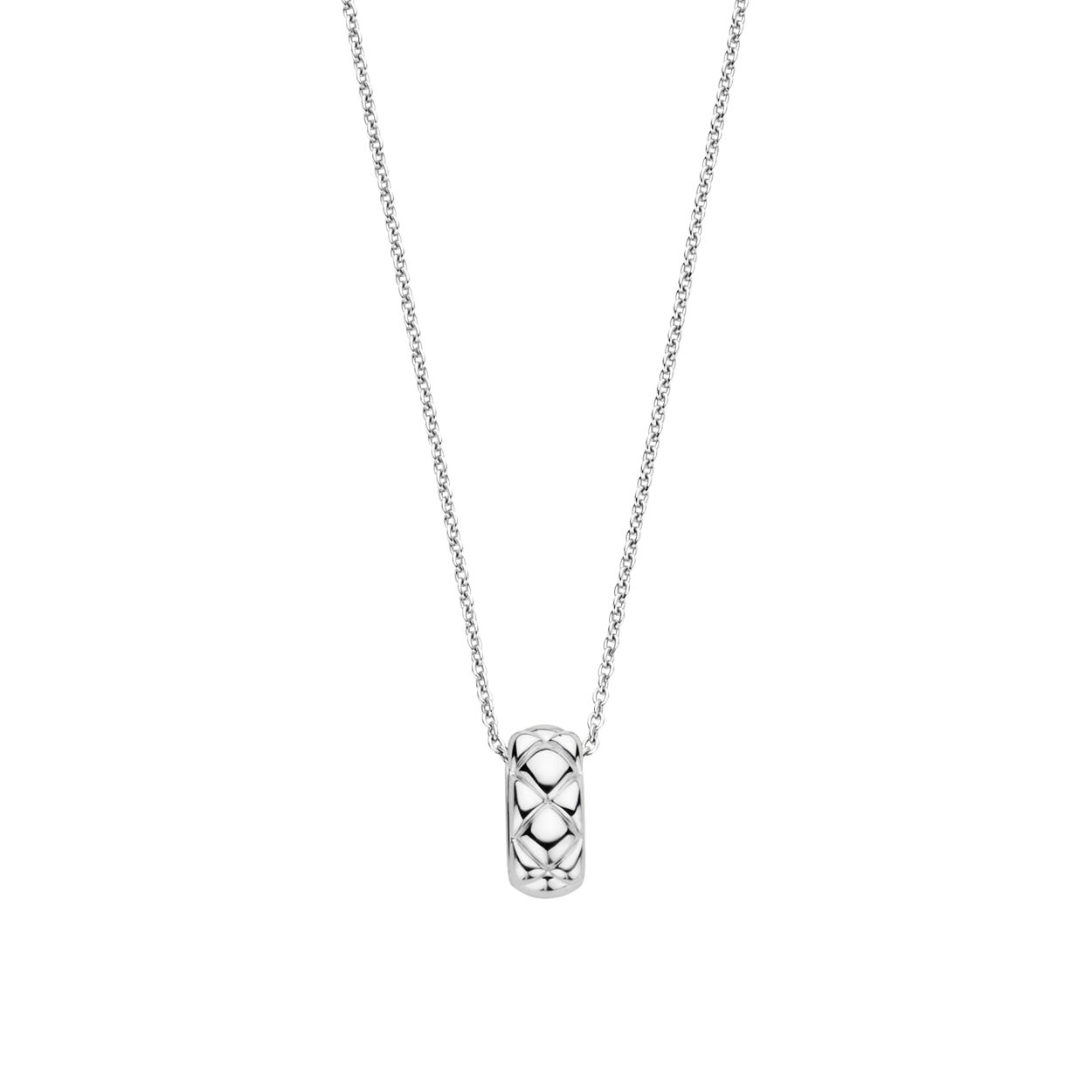 Deze TI SENTO zilveren ketting 34015SI heeft een klassieke vorm met een speels klaverstructuur. Deze ketting is vervaardigd uit de hoogste kwaliteit  zilver en voorzien van een laagje rodineer om het te beschermen tegen slijtage door dagelijks gebruik en het stralend te houden. Combineer het met basics of een ander uitgesproken design om je eigen fashion statement te maken. Al onze colliers zijn nikkelvrij en hypoallergeen. Het collier is verstelbaar tussen 38 cm en 48 cm en kan dus gedragen worden op verschillende lengtes.

Het collier heeft een standaardlengte van 38 cm en heeft een verlengstuk van 10 cm. Hierdoor kan je het collier op 5 verschillende lengtematen dragen, op 38 cm, 40 cm, 42 cm, 45 cm en 48 cm.