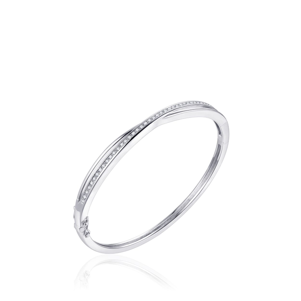 Zilver gerhodineerde bangle met zirkonia, deze zijn gezet in een railszetting. De bangle is voorzien van een baksluiting en twee veiligheidsachtjes