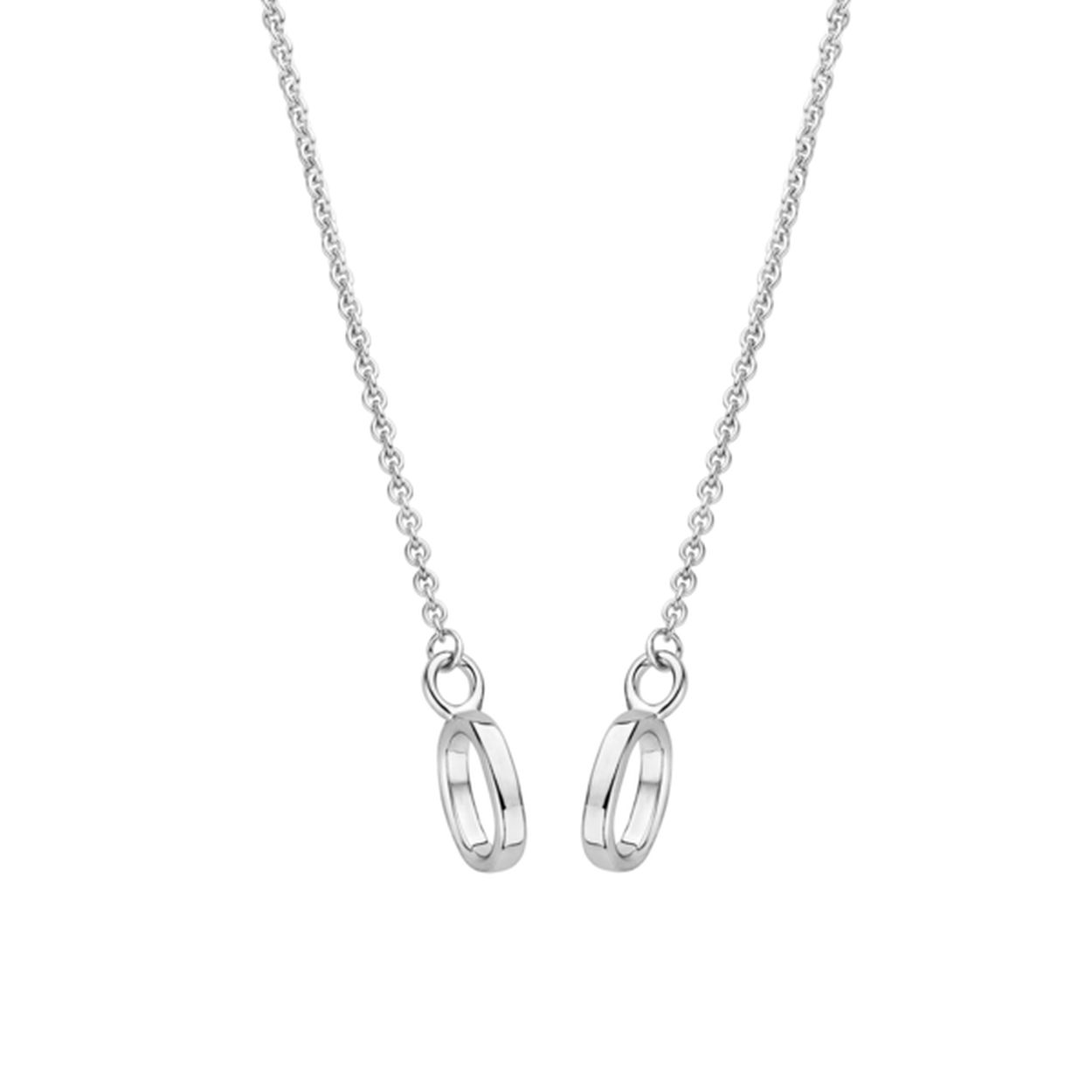 Deze TI SENTO - Milano schakelketting is gemaakt van gerhodineerd sterling zilver. De rhodium laag zorgt voor een langdurige glans en bescherming van het sieraad. De ketting kan de basis zijn van vele sieraad combinaties! Het Mix & Match concept van TI SENTO maakt het mogelijk sieraden op vele manieren te dragen en er zo een eigen persoonlijke twist aan te geven. Diverse hangers uit de collectie worden geleverd met een clipring waar dit TI SENTO - Milano collier ideaal voor is. De clipring dient als sierlijke sluiting van het collier waarmee dit onderdeel van het design is. Het collier kan tevens worden gedragen met een clipring achter in de hals waardoor de hanger direct aan het collier komt te hangen. Het collier is gemaakt van gerhodineerd sterling zilver en is door de fijne schakels een perfecte match voor vele hangers. Het collier is verkrijgbaar in meerdere lengtes (48 en 80cm).

TI SENTO - Milano sieraden worden altijd geleverd in een luxe verpakking. Hierin kun je jouw favoriete sieraad goed bewaren wanneer je het even niet draagt.