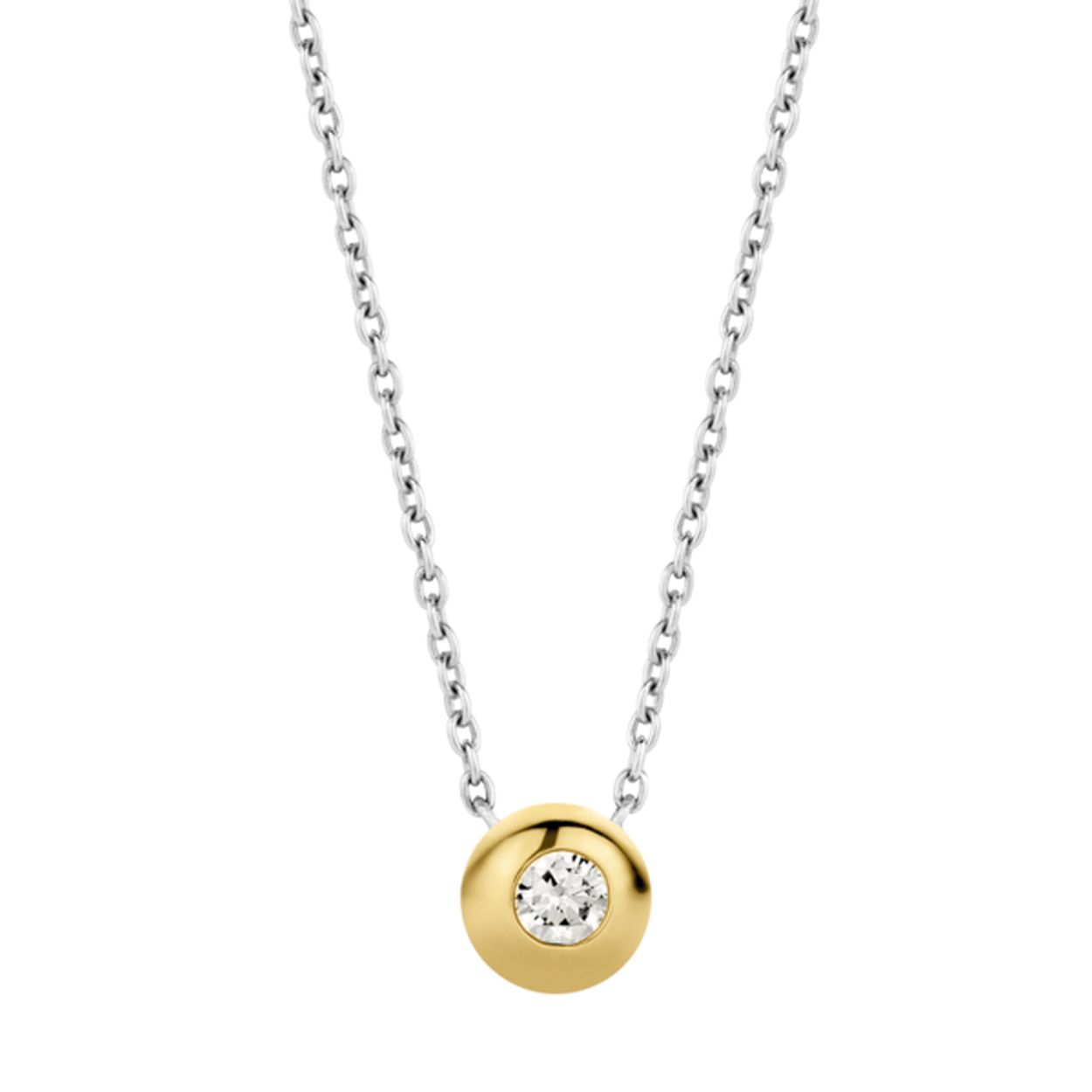 Met de bolvormige look geven de designers een klassieke ketting een nieuwe look. De hand gezette zirconia is omhuld in geelgoudkleurig zilver. De fijne item is leuk op zichzelf wanneer je gaat voor de minimalistische look of perfect te combineren met meer kettingen wanneer je een statement wilt maken. Het sieraad is met veel zorg hand gemaakt volgens de goudsmid standaard. Het 925 sterling zilver is voorzien van een rhodium laag wat zorgt voor bescherming en extra glans. We love to get our hands dirty to make yours shine.