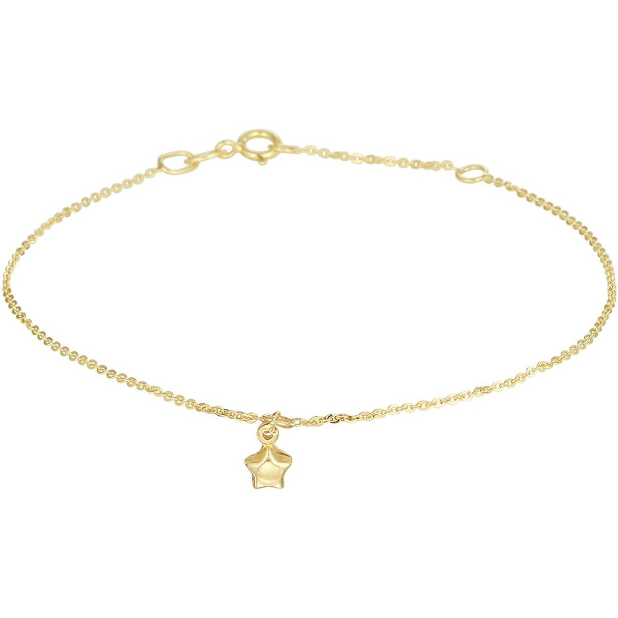 Trendy geelgouden anker enkelbandje met draaglengtes van 24 en 26cm uitgevoerd met een poli afgewerkte ster van 6.3x4.3mm. Tip: Leuk om kado te geven! Zie je ze al stralen?