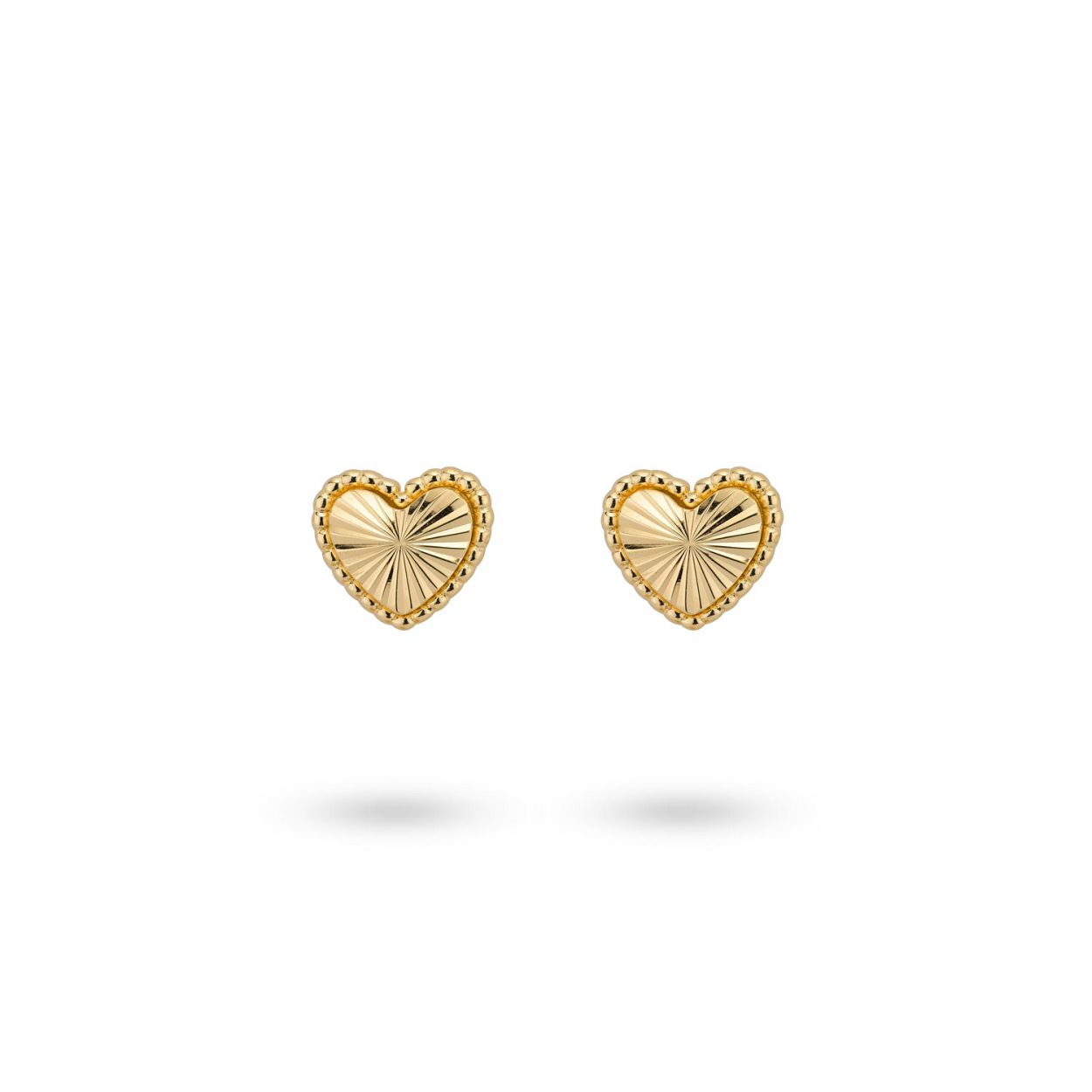 Ontzettend lieve oorstekers in de vorm van een hartje. Deze oorbellen zijn perfect voor je dagelijkse look, en om de leukste earparty te maken! Alle 24Kae sieraden zijn met liefde en oog voor detail ontworpen door Kae Sutherland. Dus vergeet ook niet om ze met liefde te behandelen. Iedere oorbel wordt gekenmerkt door haar echtheid door middel van een 24Kae gravering. Details: - Lengte oorbel: 6.5 mm - Dikte oorbel: 2 mm Materialen: - 925 Sterling silver, met een plating van 14k goud