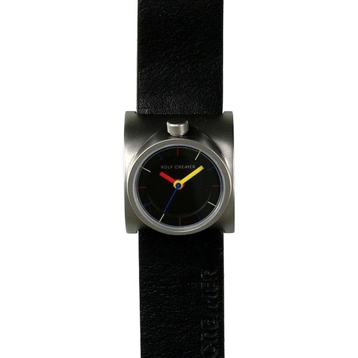 De horloges van de bekende Duitse ontwerper ROLF CREMER ziet u steeds vaker in de etalages. Door onderscheidende modellen en kleurgebruik is het een gewaardeerd mode accessoire geworden. Gekenmerkt door een flashy design, eenvoud, elegantie en kleur. Het merk bestaat sinds 1989.