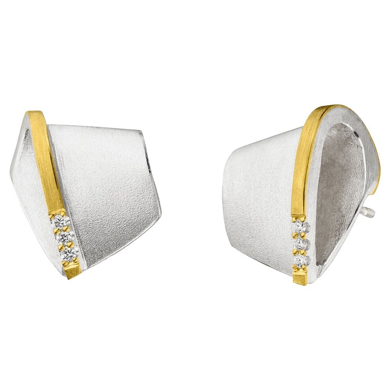 De handgemaakte design sieraden van MANU zijn stuk voor stuk iconen waarmee de drager zijn persoon onderstreept. Een bijzondere edelmetalen en contrastrijke combinaties kenmerken MANU.