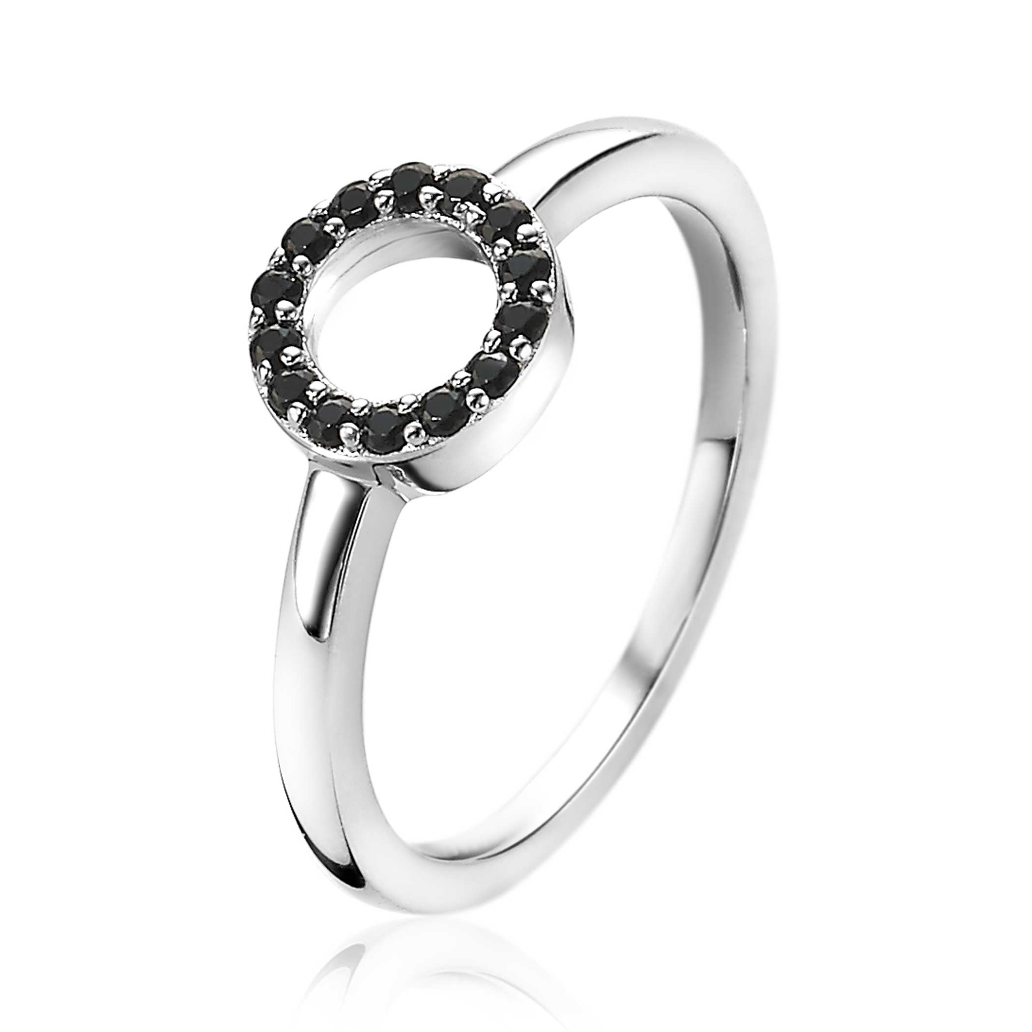 Dit is een ring van het merk Zinzi. De ring is zwart van kleur en gemaakt van zilver.