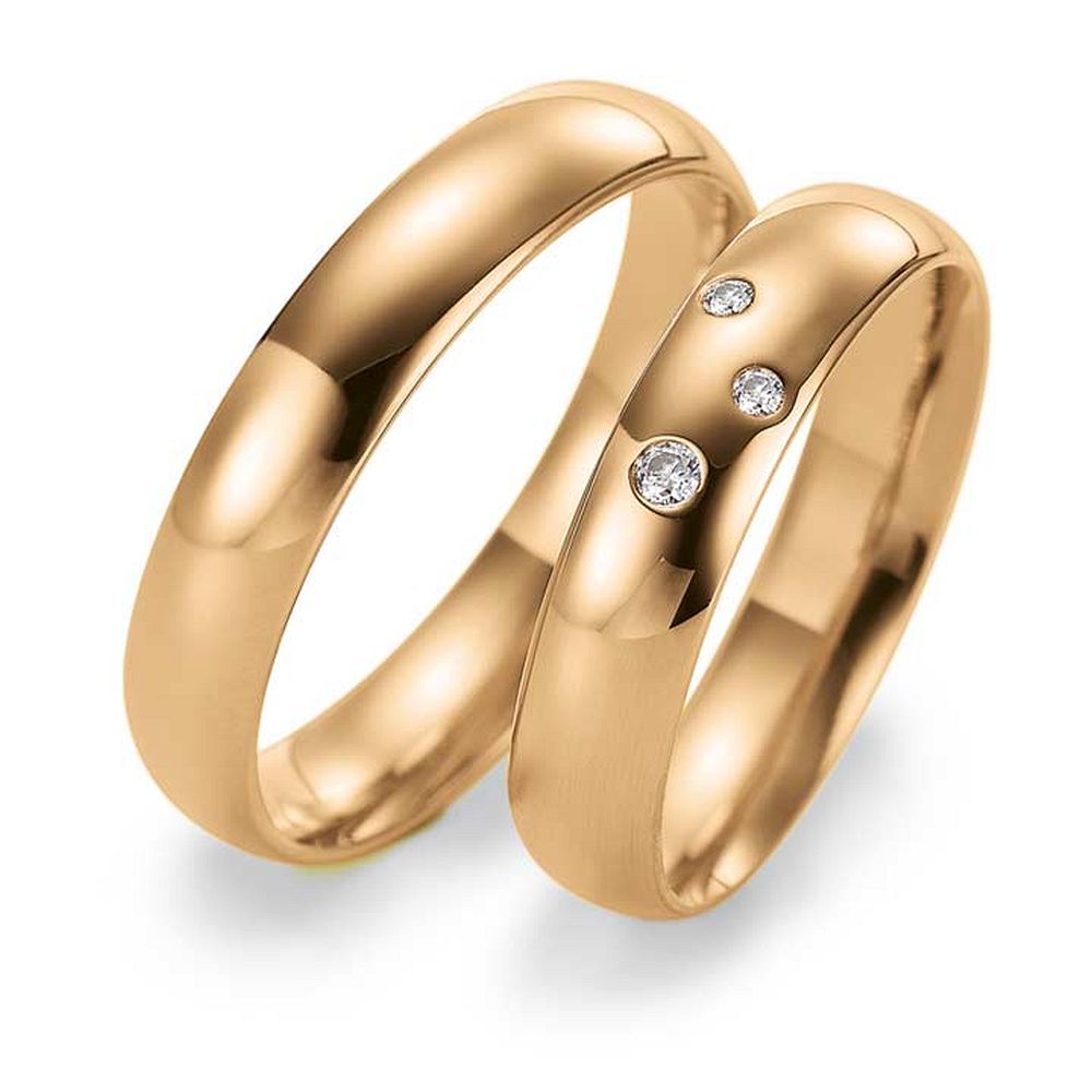 De Gettmann trouwringen worden gemaakt in Duitsland.
Dit set in 585 rosegoud heeft een breedte van 4.5mm. De damesring is gezet met diamant, briljant slijpsel, en heeft een totaal gewicht van 0,050ct SI-TW. 
Gettmann trouwringen zijn in meerdere gehaltes en kleuren leverbaar. Vraagt u ons naar de actuele prijzen en mogelijkheden. 


