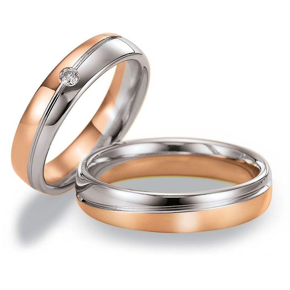 De Gettmann trouwringen worden gemaakt in Duitsland.
Dit set in 585 wit- en rosegoud heeft een breedte van 5mm.
De damesring is gezet met diamant, briljant slijpsel, en heeft een totaal gewicht van 0,050ct SI-TW.

Gettmann trouwringen zijn in meerdere gehaltes en kleuren leverbaar. Vraagt u ons naar de mogelijkheden en actuele prijzen.

