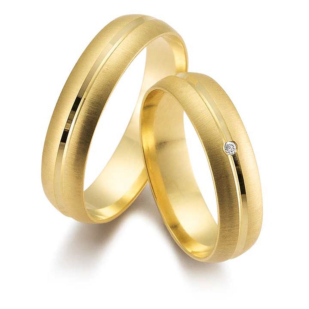 De Gettmann worden gemaakt in Duitsland.
Dit set in 585 geelgoud heeft een breedte van 5mm.
De damesring is gezet met diamant, briljant slijpsel, en heeft een totaal gewicht van 0,010ct SI-TW.

Gettmann trouwringen zijn in meerdere gehaltes en kleuren leverbaar. Vraagt u ons naar de mogelijkheden en actuele prijzen.


