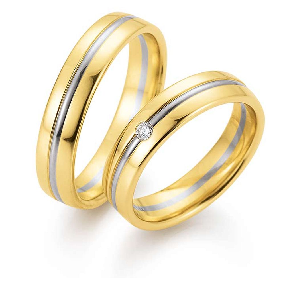 De Gettmann trouwringen worden gemaakt in Duitsland.
Dit set in 585 wit- en geelgoud heeft een breedte van 5mm.
De damesring is gezet met diamant, briljant slijpsel, en heeft een totaal gewicht van 0,040ct SI-TW.

Gettmann trouwringen zijn in meerdere gehaltes en kleuren leverbaar. Vraagt u ons naar de actuele prijzen en mogelijkheden.

