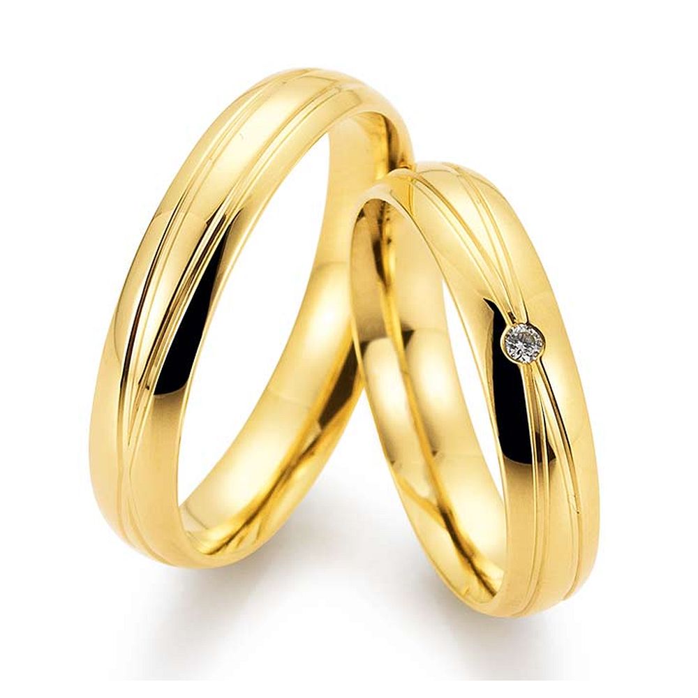 De Gettmann trouwringen worden gemaakt in Duitsland.
Dit set in 585 geelgoud heeft een breedte van 4.5mm.
De damesring is gezet met diamant, briljant slijpsel, en heeft een totaal gewicht van 0,020ct SI-TW.

Gettmann trouwringen zijn in meerdere gehaltes en kleuren leverbaar. Vraagt u ons naar de actuele prijzen en mogelijkheden.

