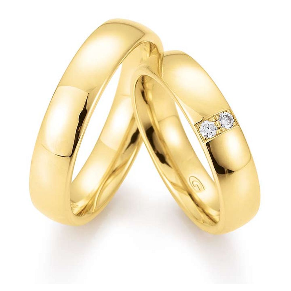 De Gettmann trouwringen worden gemaakt in Duitsland.
Dit set in 585 geelgoud heeft een breedte van 5mm.
De damesring is gezet met diamant, briljant slijpsel, en heeft een totaal gewicht van 0,060ct SI-TW.

Gettmann trouwringen zijn in meerdere gehaltes en kleuren leverbaar. Vraagt u ons naar de actuele prijs en mogelijkheden.

