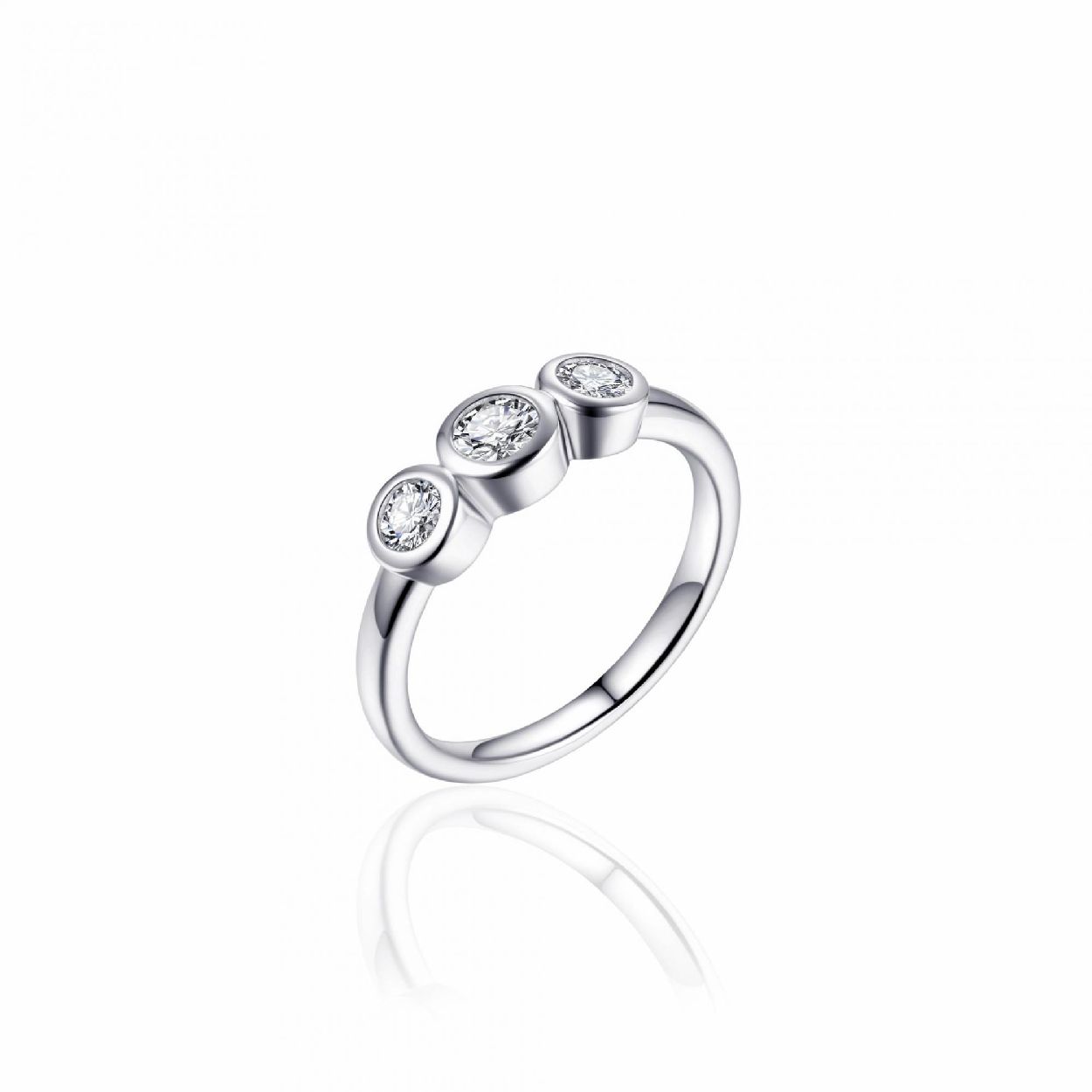 Zilveren ring met 3 zirkonia's