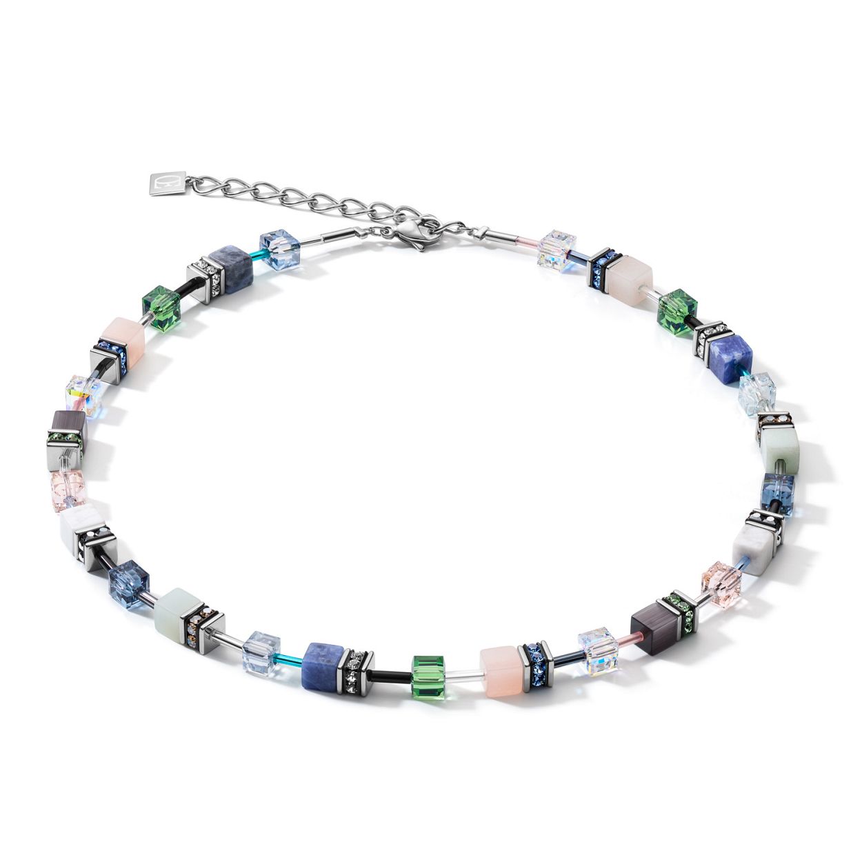 Coeur de Lion collier met diverse edelstenen. Door het verlengkettingtje is het op diverse lengtes te dragen. 