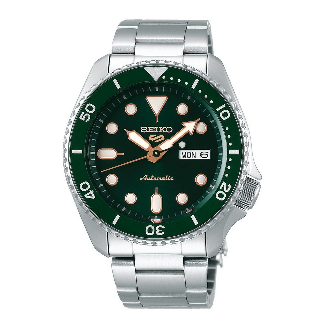 Dit horloge uit de Seiko 5 sports serie heeft een automatisch uurwerk en is 10 atm. Het horloge heeft een 4R36 Seiko kaliber. Het 4R36 Seiko kaliber met dag/datumweergave is een mechanisch kaliber. Het horloge laadt zich tijdens het dragen automatisch op door het omzetten van de arm- en polsbewegingen van de drager in energie. Beweging van het horloge zorgt ervoor dat de hoofdveer van het horloge wordt opgewonden. Deze veer is de energiebron. Handopwinding is ook mogelijk. Wanneer het horloge volledig is opgeladen heeft het een energiereserve van ca. 41 uur. Het tikgetal van deze automaat is 21.600 per uur. Het 4R kaliber wordt volledig in-house vervaardigd.