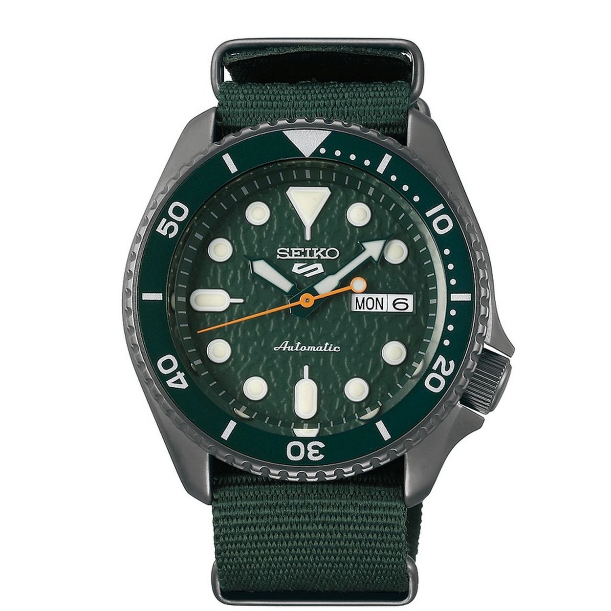 Ontdek de schitterende SEIKO 5 SPORTS GROEN AUTOMAAT SRPD77K1. Een edelstaal horloge met een kastmaat van 42.5 mm.