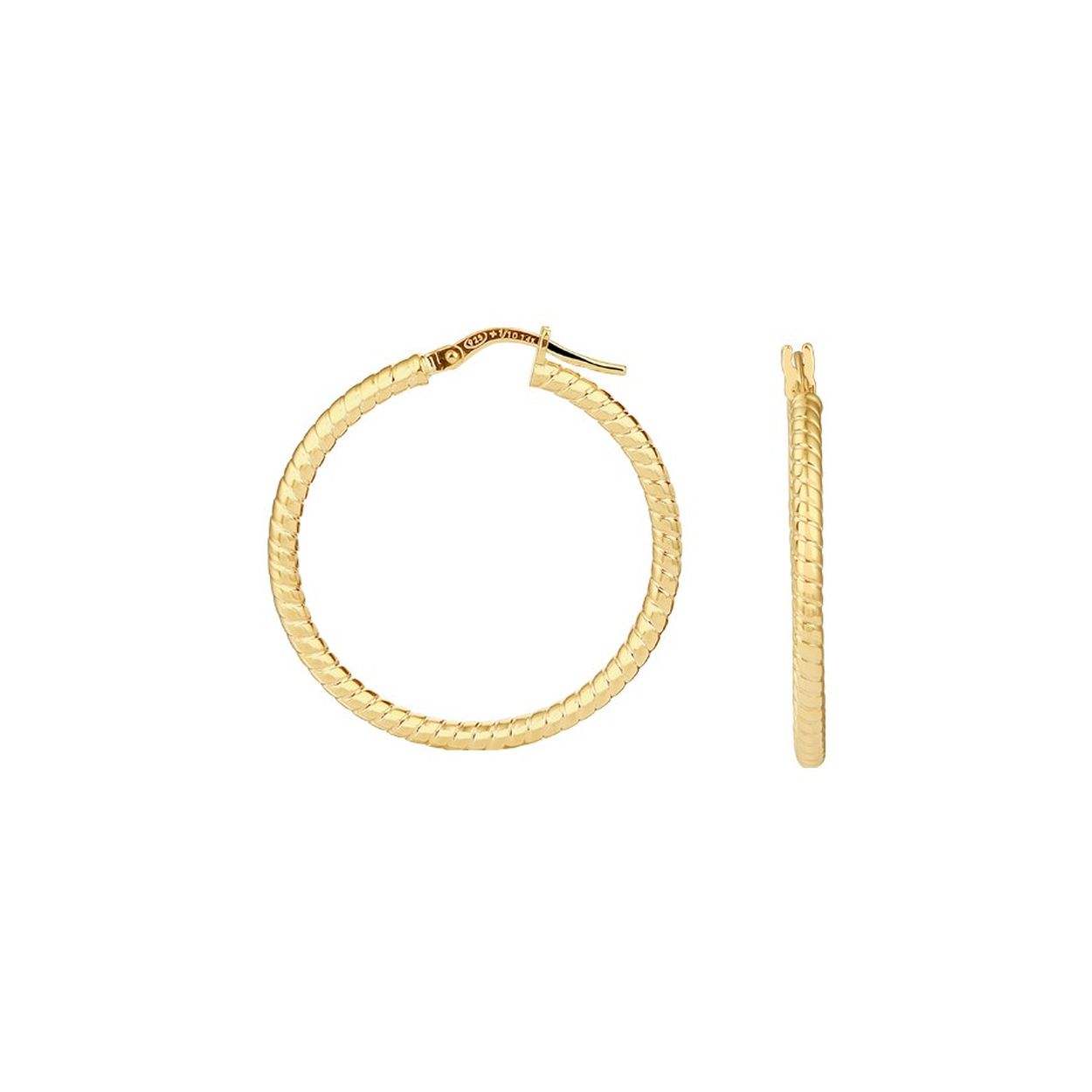 14k Geelgouden oorringen met een 925 zilveren kern. De oorringen hebben een diameter van 29.5mm en een dikte van 2.2mm.