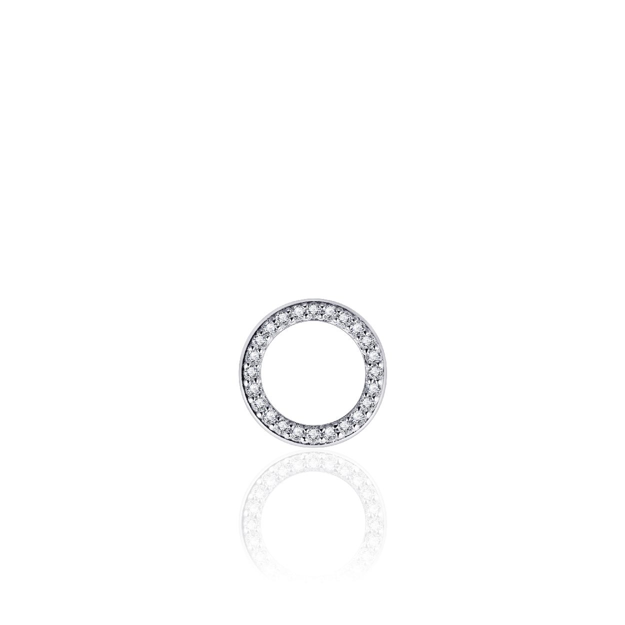 Zilveren opengewerkte cirkel hanger met briljant geslepen zirkonia in pavezetting.

Leuk om te combineren met de bijpassende 
ring R385, R422 en/of 
oorstekers E913, E1008, E1014, E1020 en/of
oorringen KC1003, KC1014