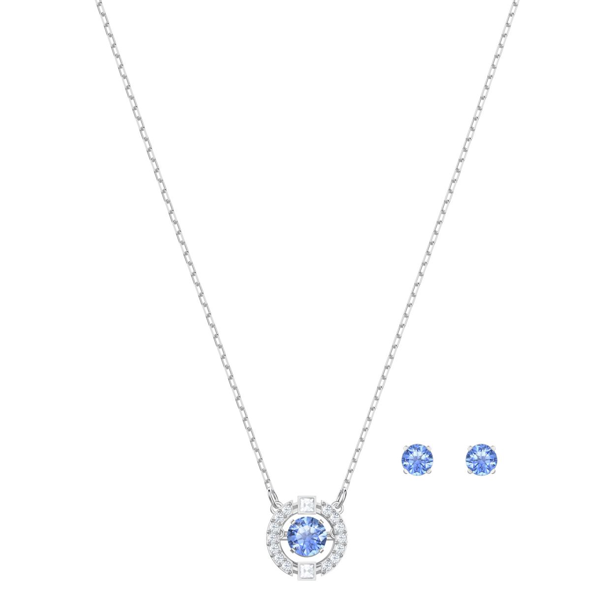 Geef een attent cadeau met deze tijdloze set die bestaat uit stud-steekoorbellen en een ketting. De set is zowel verfijnd als elegant en gebaseerd op Swarovski 'dancing crystal'-ontwerpconcept met een cirkelvormig motief in pave dat een zwevend sprankelend pastelblauw kristal omsluit. Met zijn rodium toplaag heeft hij een luxueuze en tegelijkertijd speelse uitstraling.