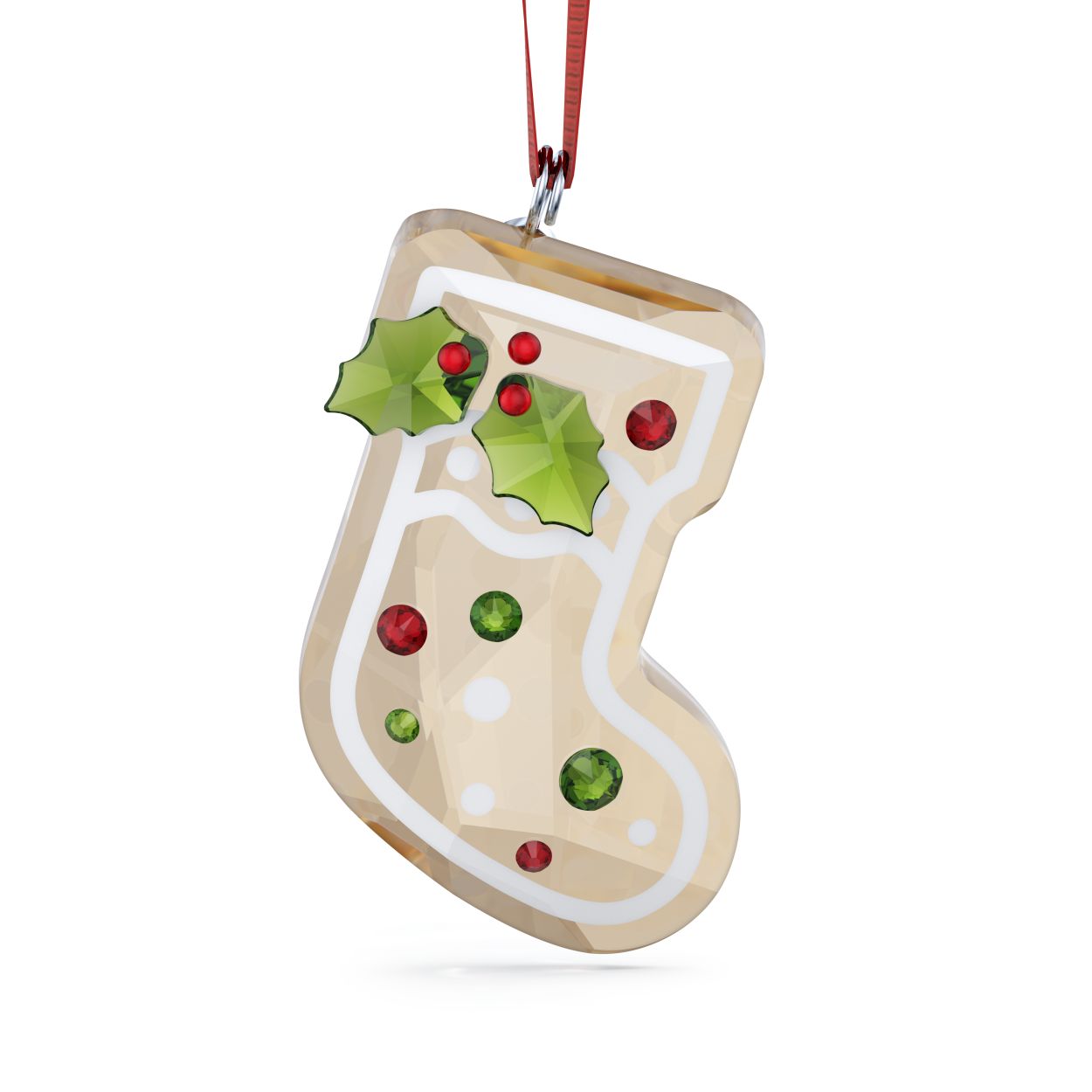 Dit peperkoekornament wacht op de Kerstman en weerspiegelt de magie van de feestdagen. Het stuk heeft de vorm van een kerstsok met een gouden gloed en 170 facetten die het licht weerkaatsen. Extra flatback-kristallen, hulstblaadjes en glazuur verhogen de verfijning en uitstraling van het ontwerp met een knipoog naar de traditie. Dit stuk is ideaal als cadeau en hangt aan een rood ripsband lint, zodat u het in de kerstboom of een venster kunt ophangen. Decoratief voorwerp. Geen speelgoed. Niet geschikt voor kinderen onder de 15 jaar.