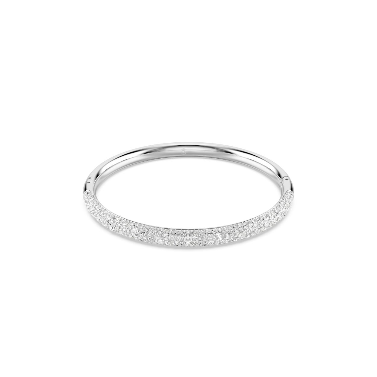 Deze oogverblindende Sublima-armband strooit sterrenstof over uw outfit. De band met rhodium toplaag wikkelt zich elegant om de pols en is aan de bovenkant voorzien van een sneeuwpave van heldere rondgeslepen kristallen. Voor een wonderschoon en verfijnd accent bij uw dagelijkse look.