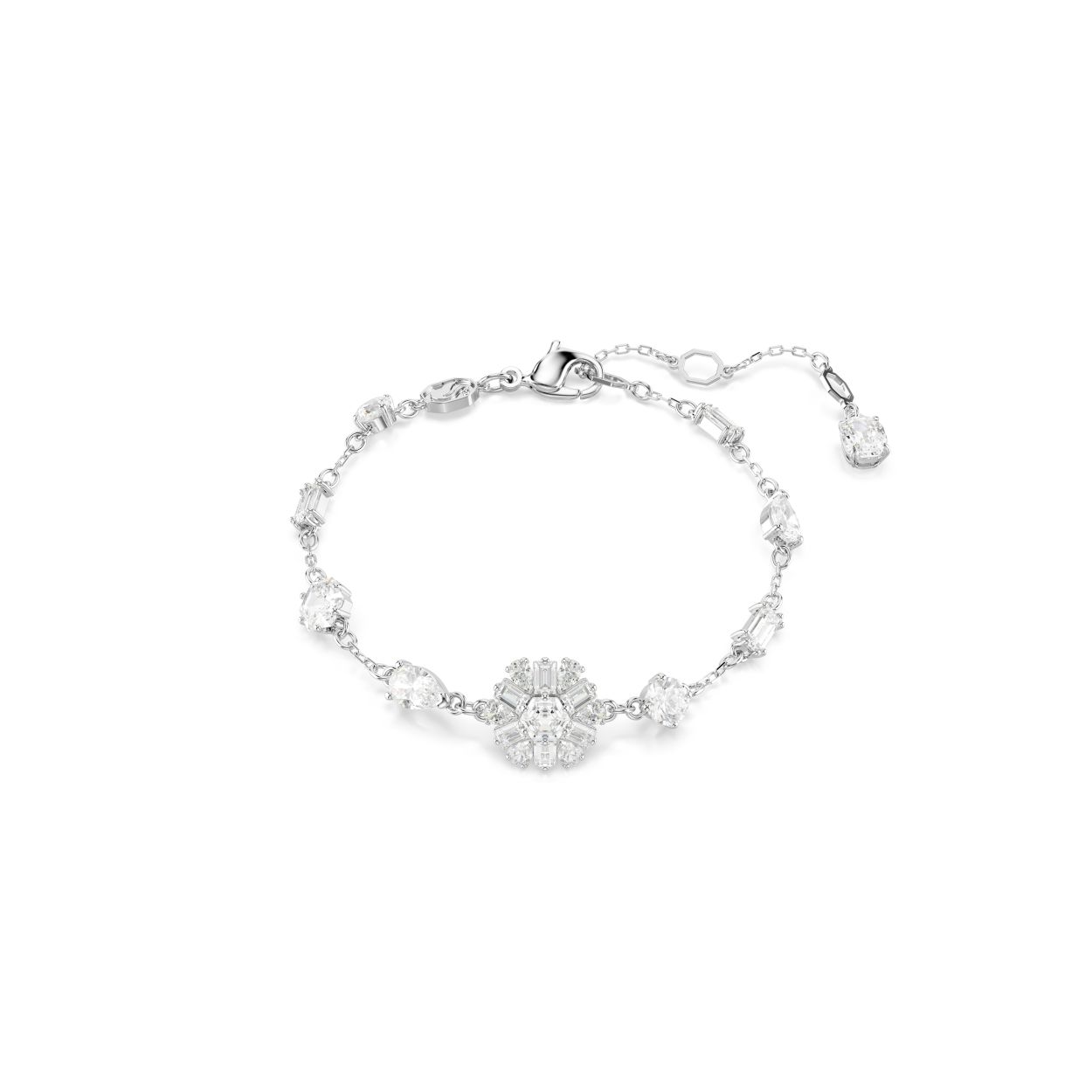 Deze op ijs geïnspireerde armband is magisch en betoverend en het perfecte statement sieraad. Het sieraad met rhodium toplaag heeft een delicate ketting met heldere Swarovski Zirkonia in verschillende vormen en een prachtig sneeuwvlokmotief in het midden. Draag het met bijpassende oorbellen om nog meer te stralen.