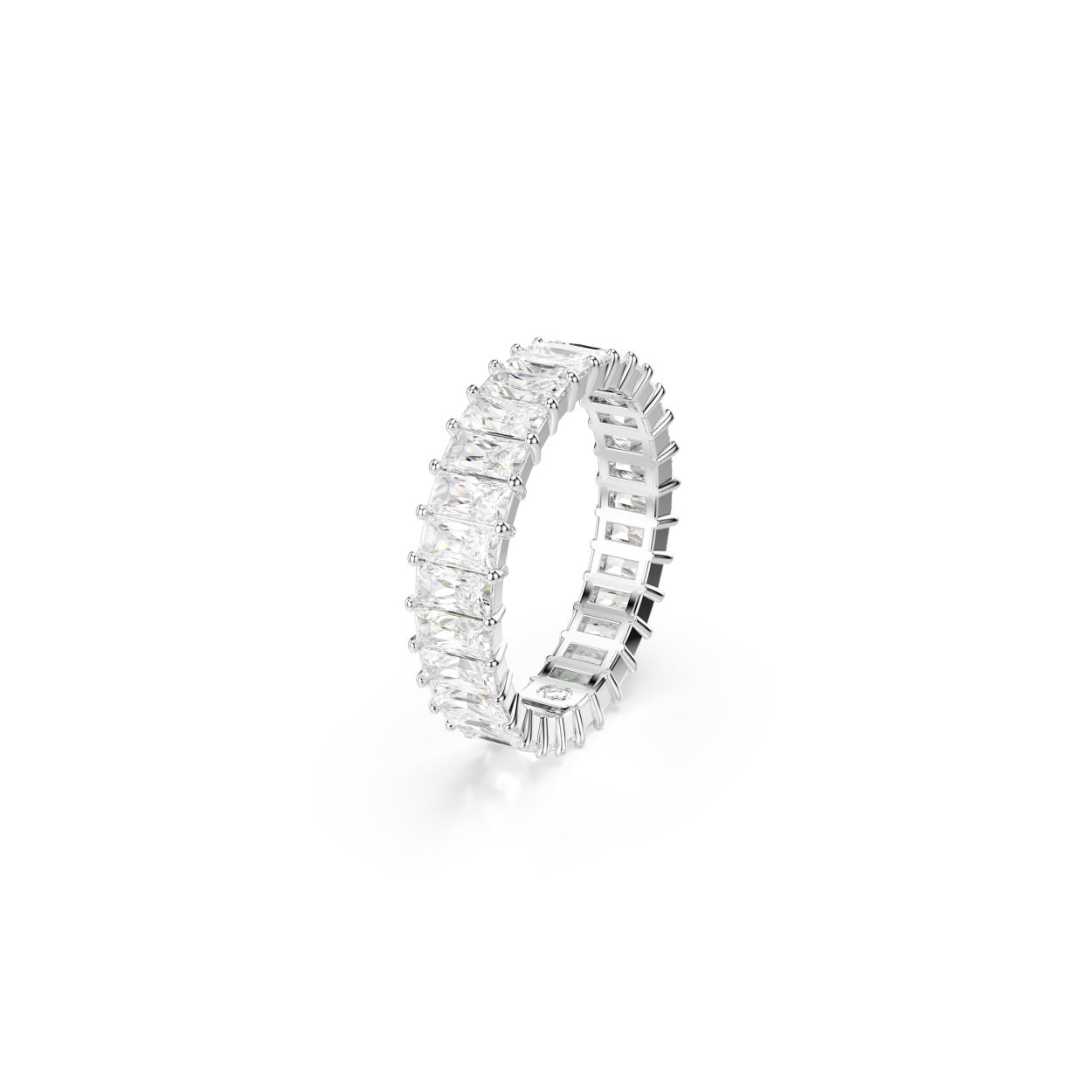 Geen sieradencollectie is compleet zonder een stralende bandring. Dit ontwerp met rhodium toplaag is volledig omrand met Swarovski Zirkonia in Baguette-slijpvorm, elk geplaatst in een verfijnde klauwzetting. Een sensationeel stuk om los te dragen of in combinatie met andere oogverblindende ringen uit de Matrix-lijn.