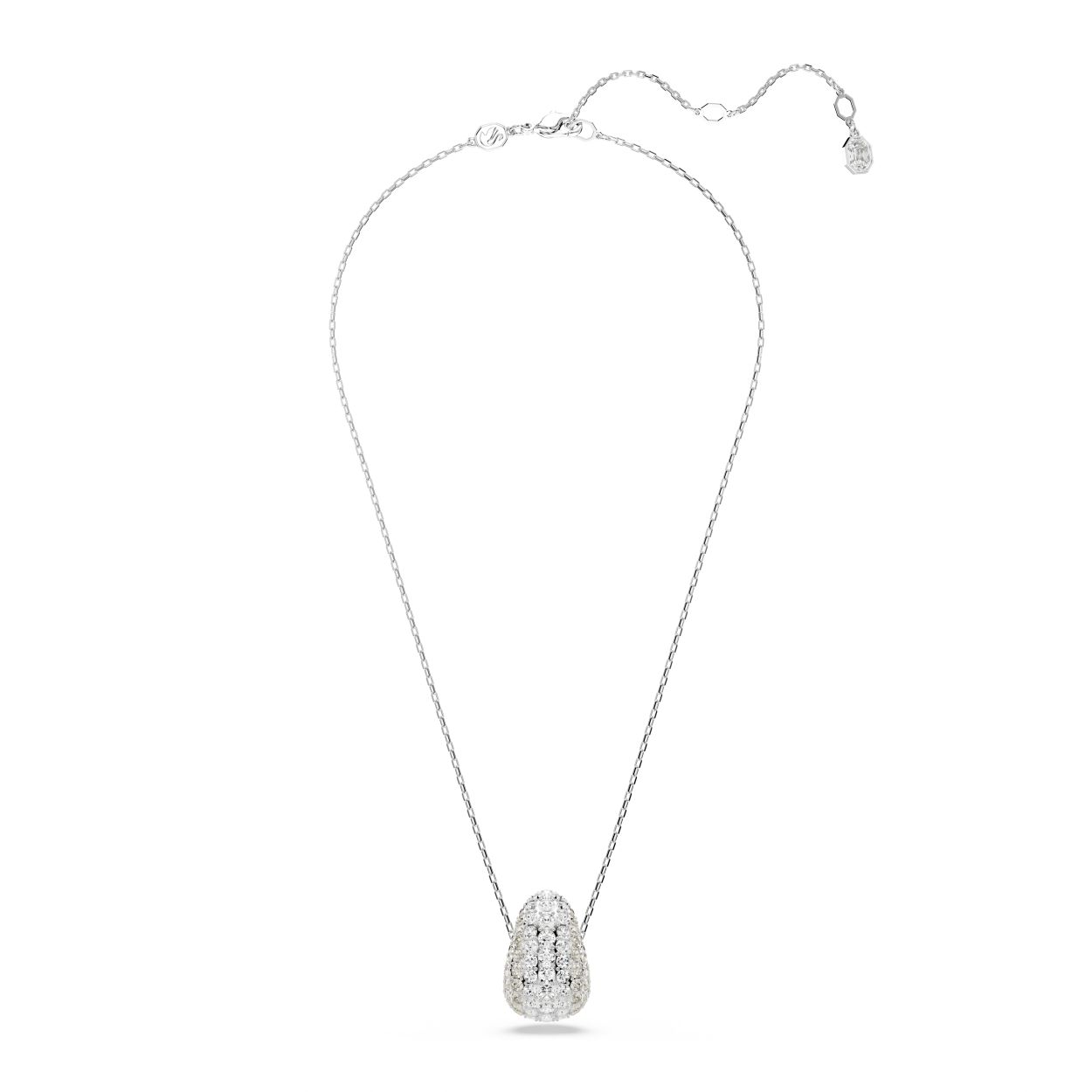 Deze Sublima-hanger is een prachtig voorbeeld van de savoir-faire van Swarovski en vormt een krachtig pronkstuk voor elke outfit. Het sieraad met rhodium toplaag hangt aan een elegante ketting en heeft een gewelfde metalen basis voor extra volume, die is bezet met een pavé van heldere kristallen. Het Meteora-dessin bestaat uit kristallen in verschillende formaten en heeft een betoverende uitstraling. Combineer het met bijpassende Sublima-sieraden om de aandacht te trekken.