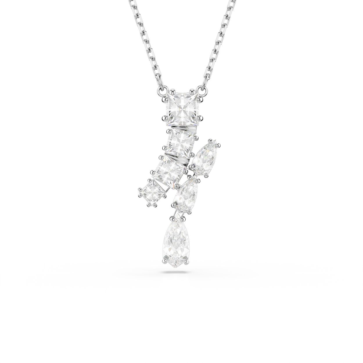 Deze prachtige Matrix-hanger is een geweldig voorbeeld van Swarovski’s meesterschap op het gebied van kristalslijpen. Het ontwerp met rhodium toplaag is bezet met een reeks Swarovski Zirkonia in verschillende vormen in klauwzetting en hangt aan een elegante ketting met karabijnsluiting. Draag het met een set bijpassende oorbellen voor een oplichtende look.