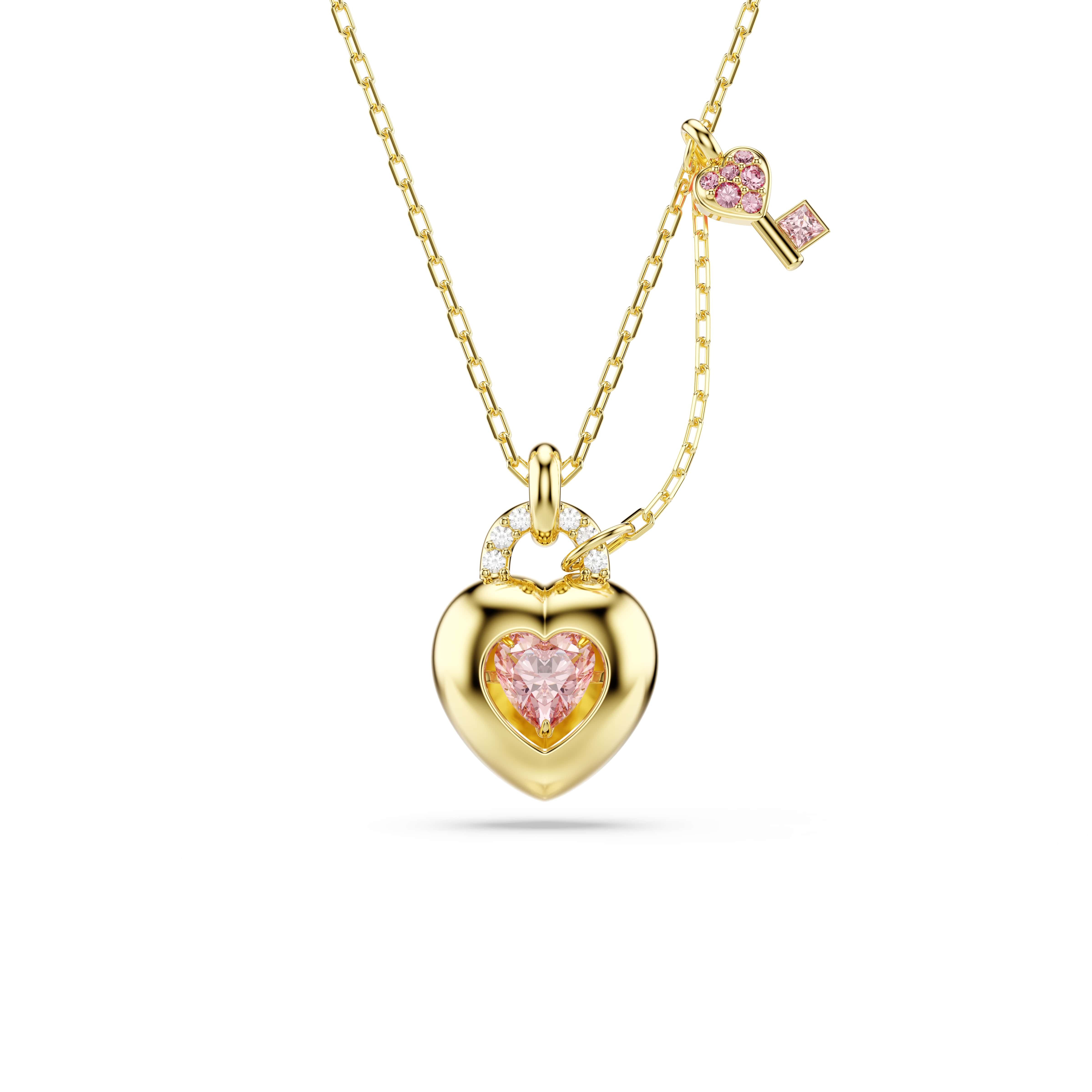 Laat uw romantische stijl schitteren met deze armband met rhodium toplaag, ge&iuml;nspireerd op Cupido&rsquo;s pijl. Het ontwerp is versierd met heldere kristallen voor maximale schittering, terwijl een scharnier aan de achterkant het gemakkelijk maakt om de armband om en af te doen. Een uniek accessoire dat elke look met liefde zal raken.