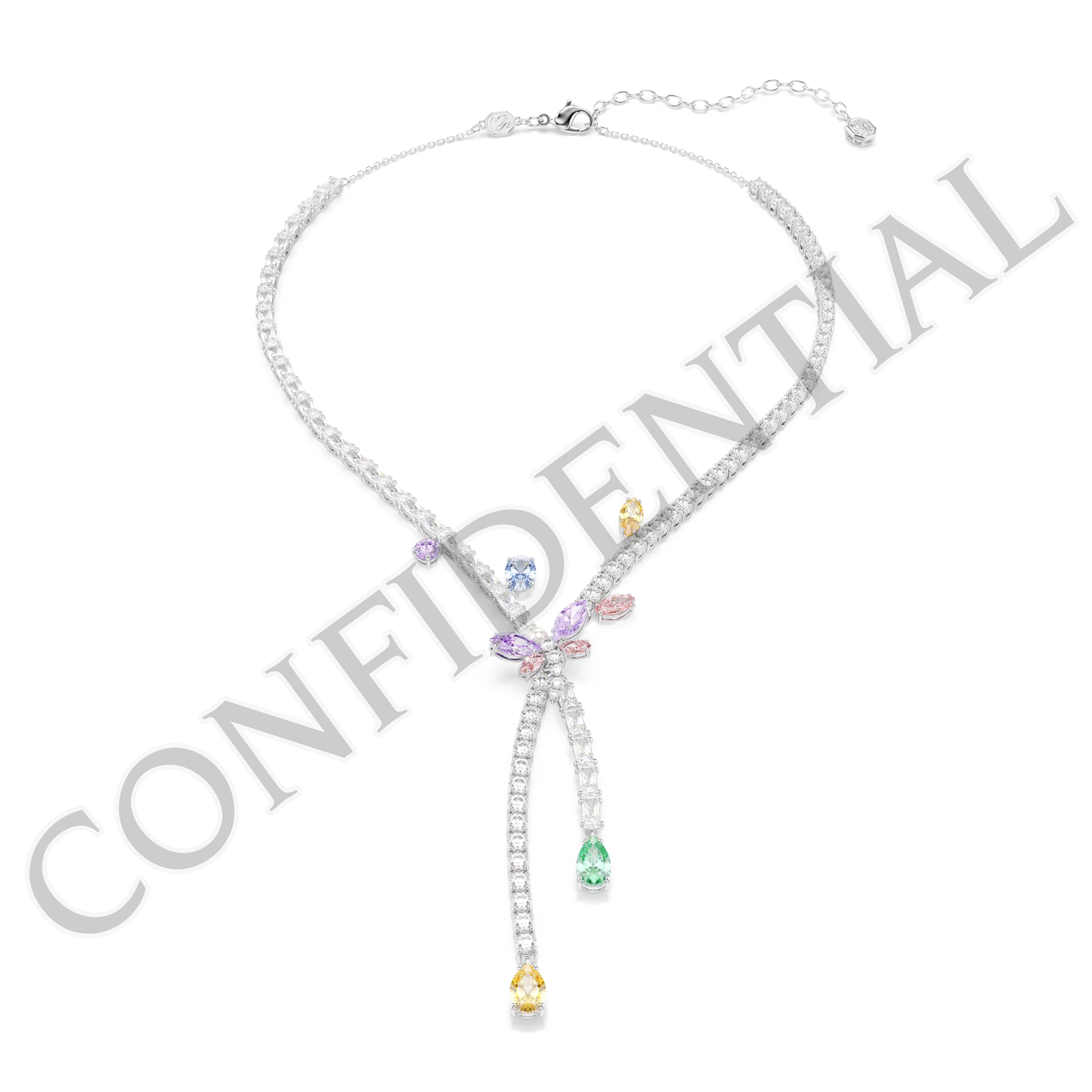 Deze hartvormige Swarovski-oorbellen combineren creativiteit met passie. Elk stuk met goudkleurige toplaag is ge&iuml;nspireerd op een medaillon, met roze dancing stones in het midden en extra details zoals een bungelende sleutel en een afneembare ear cuff en ketting. De roze achterkant van elke oorbel past bij de hanger uit dezelfde familie.